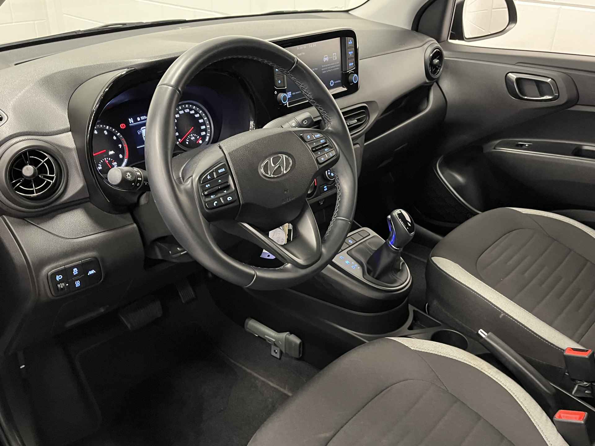 Hyundai i10 1.0 Comfort 5-zits AUTOMAAT | APPLE / ANDROID NAVIGATIE | AIRCO | ALL SEASON BANDEN - 13/39