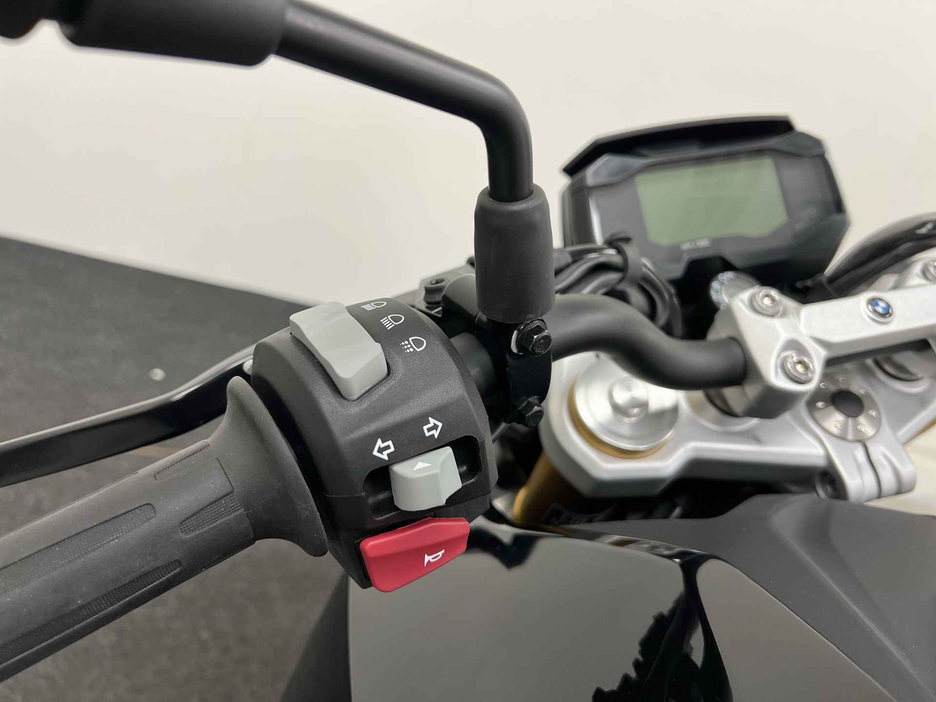 BMW G 310 R Zwart, LED, A2 - 7/17