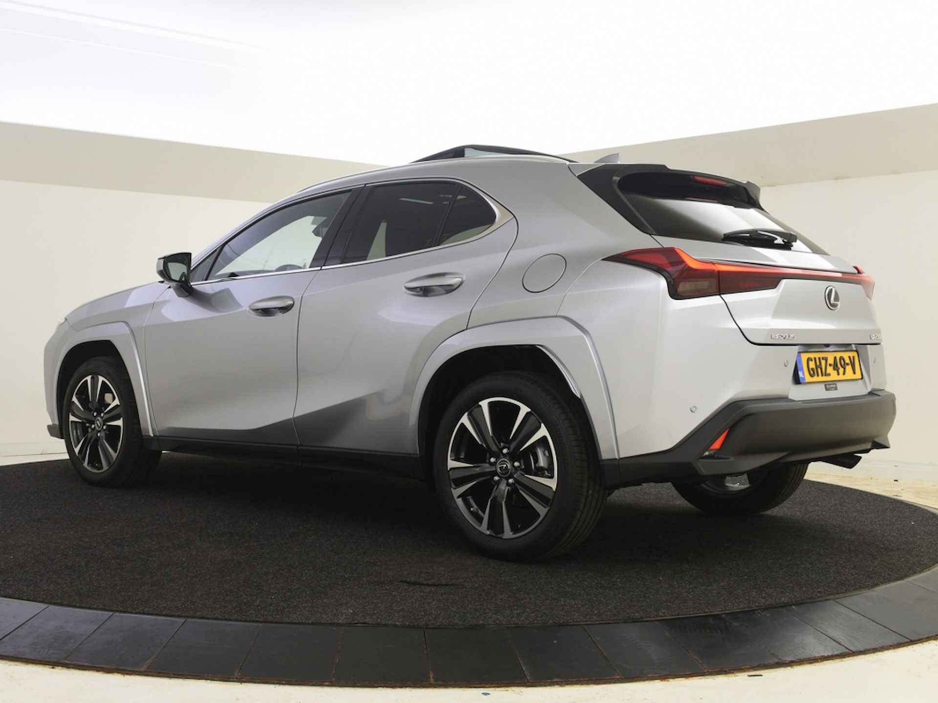 Lexus UX * Netto deal * 250h Executive Line | Alarm | Schuif/ kanteldak | PDC V+A | BLS - 12/42