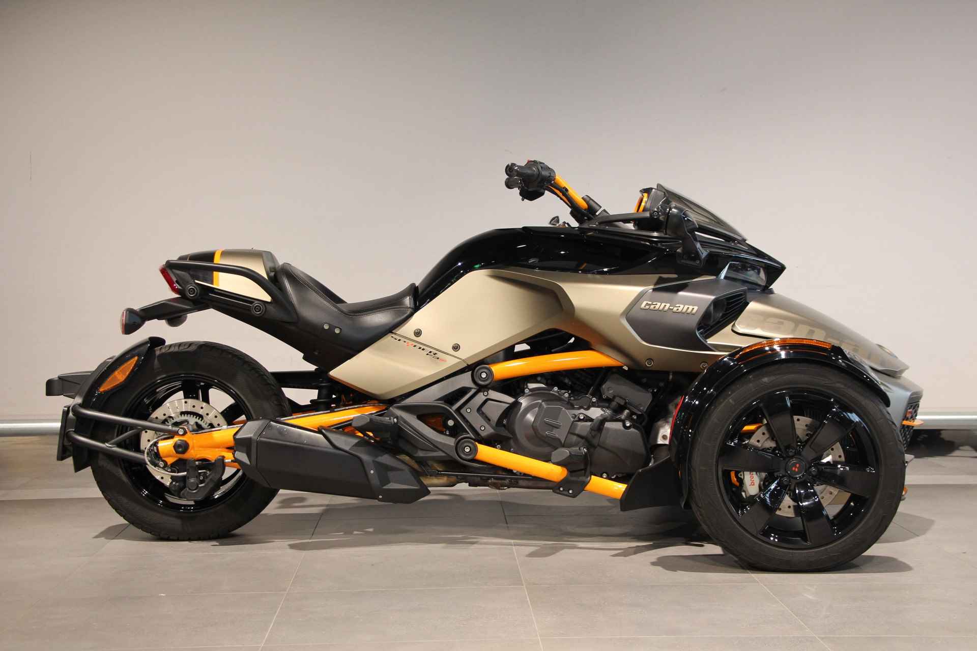 CAN-AM SPYDER F3-S - 2/15