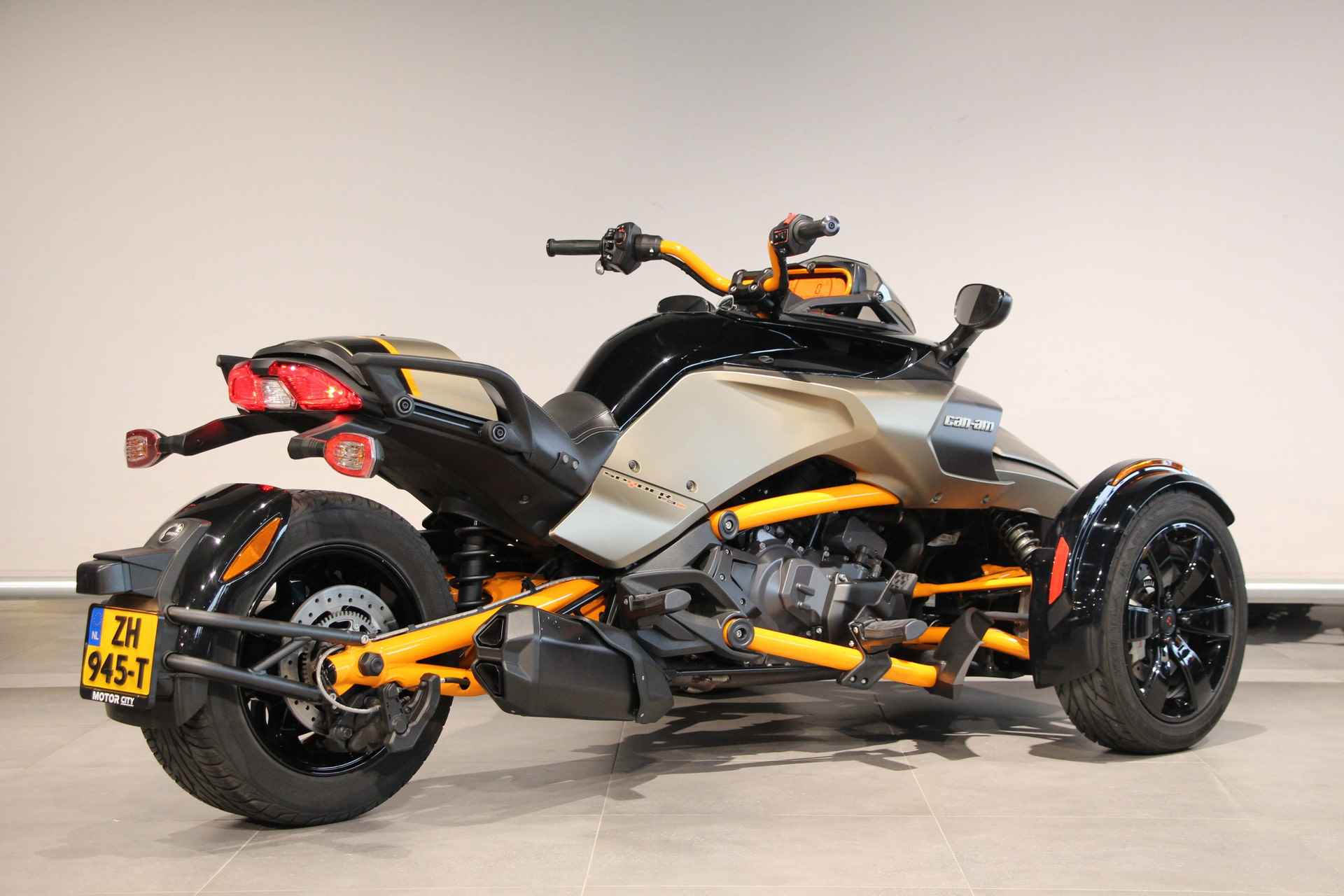 CAN-AM SPYDER F3-S - 8/15