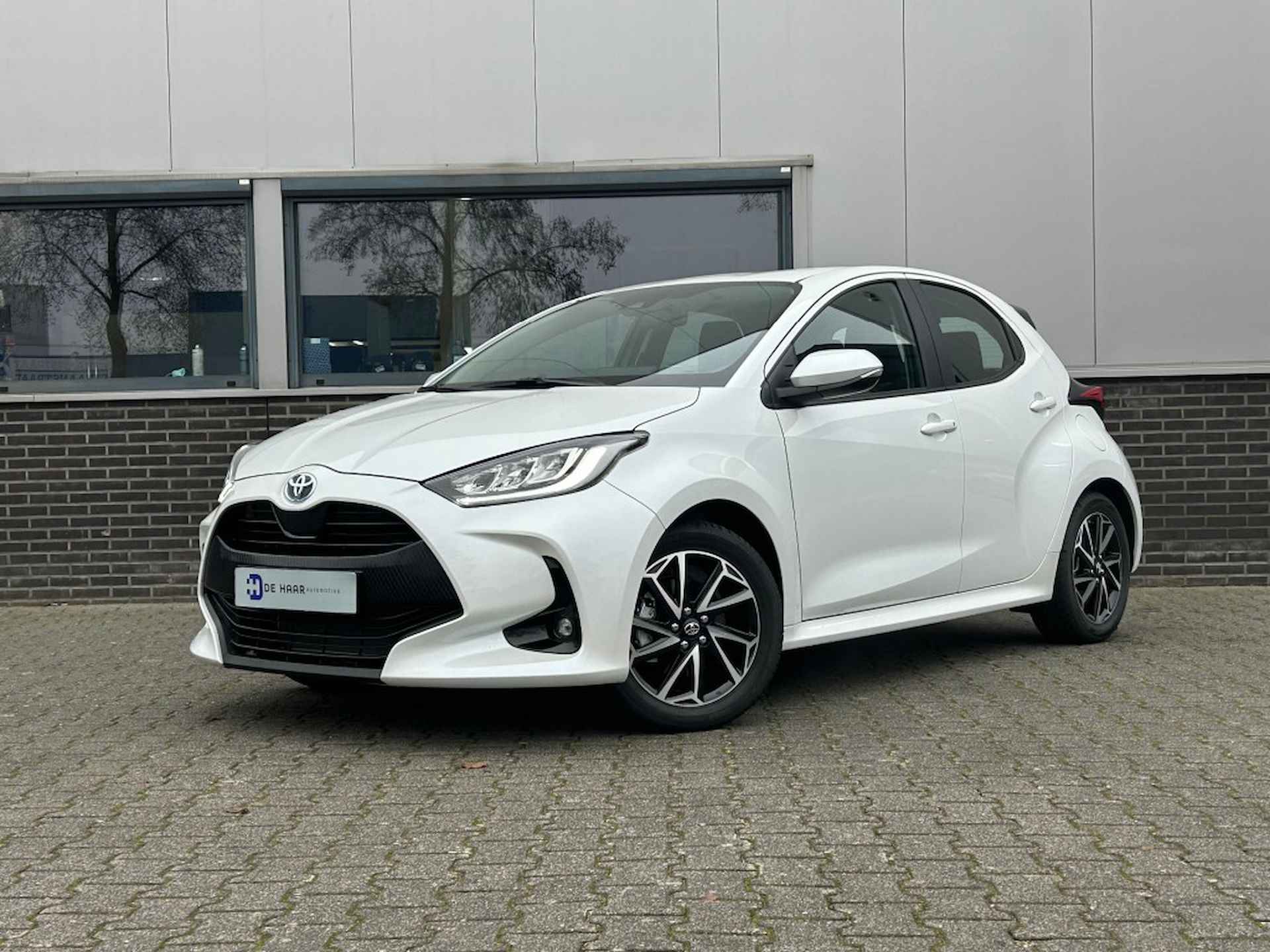 TOYOTA Yaris 1.5 Hybrid Dynamic - NIEUW - Carplay - LED - Camera - Navigatie - 2/19