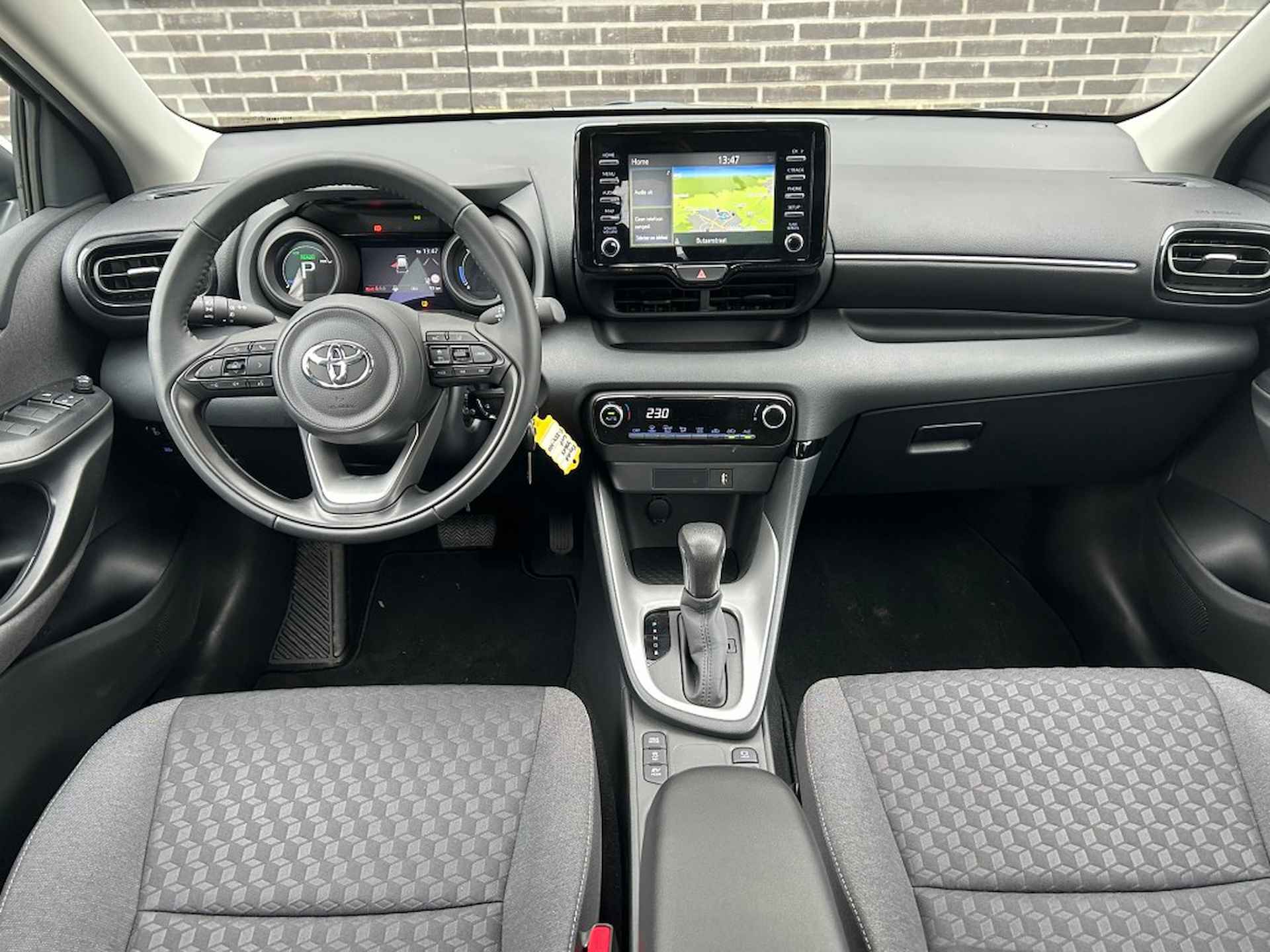 TOYOTA Yaris 1.5 Hybrid Dynamic - NIEUW - Carplay - LED - Camera - Navigatie - 3/19