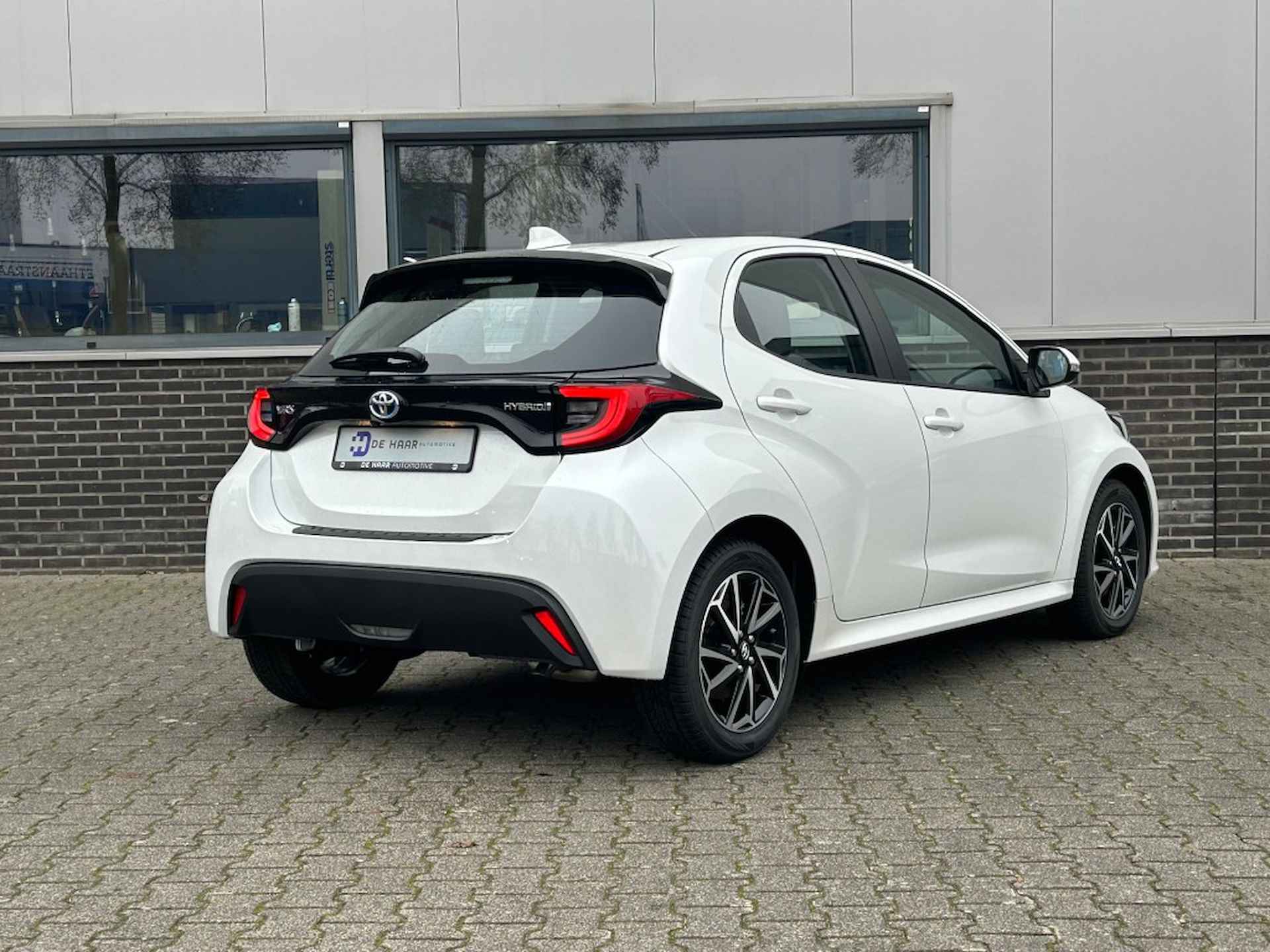 TOYOTA Yaris 1.5 Hybrid Dynamic - NIEUW - Carplay - LED - Camera - Navigatie - 4/19