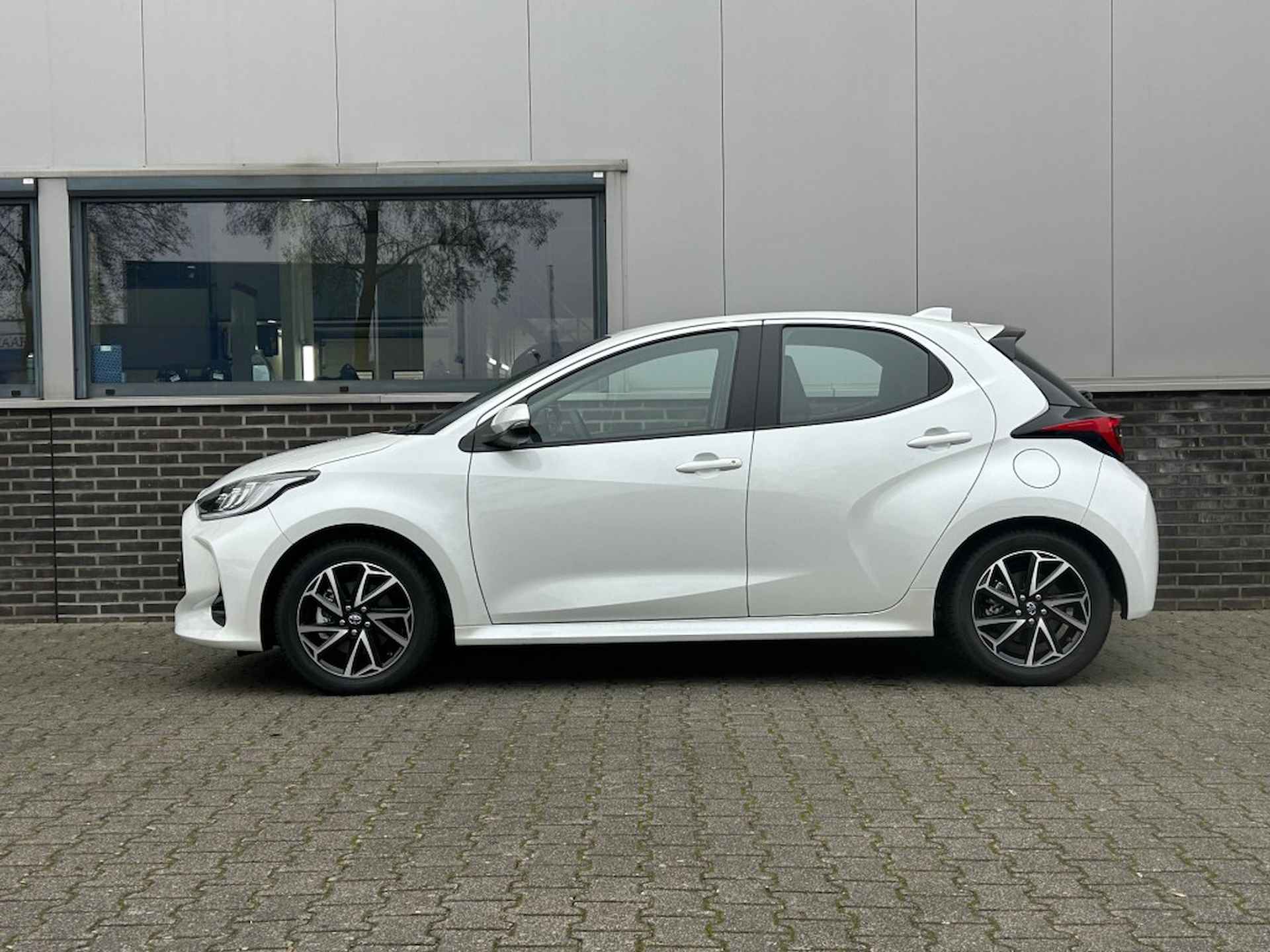 TOYOTA Yaris 1.5 Hybrid Dynamic - NIEUW - Carplay - LED - Camera - Navigatie - 5/19