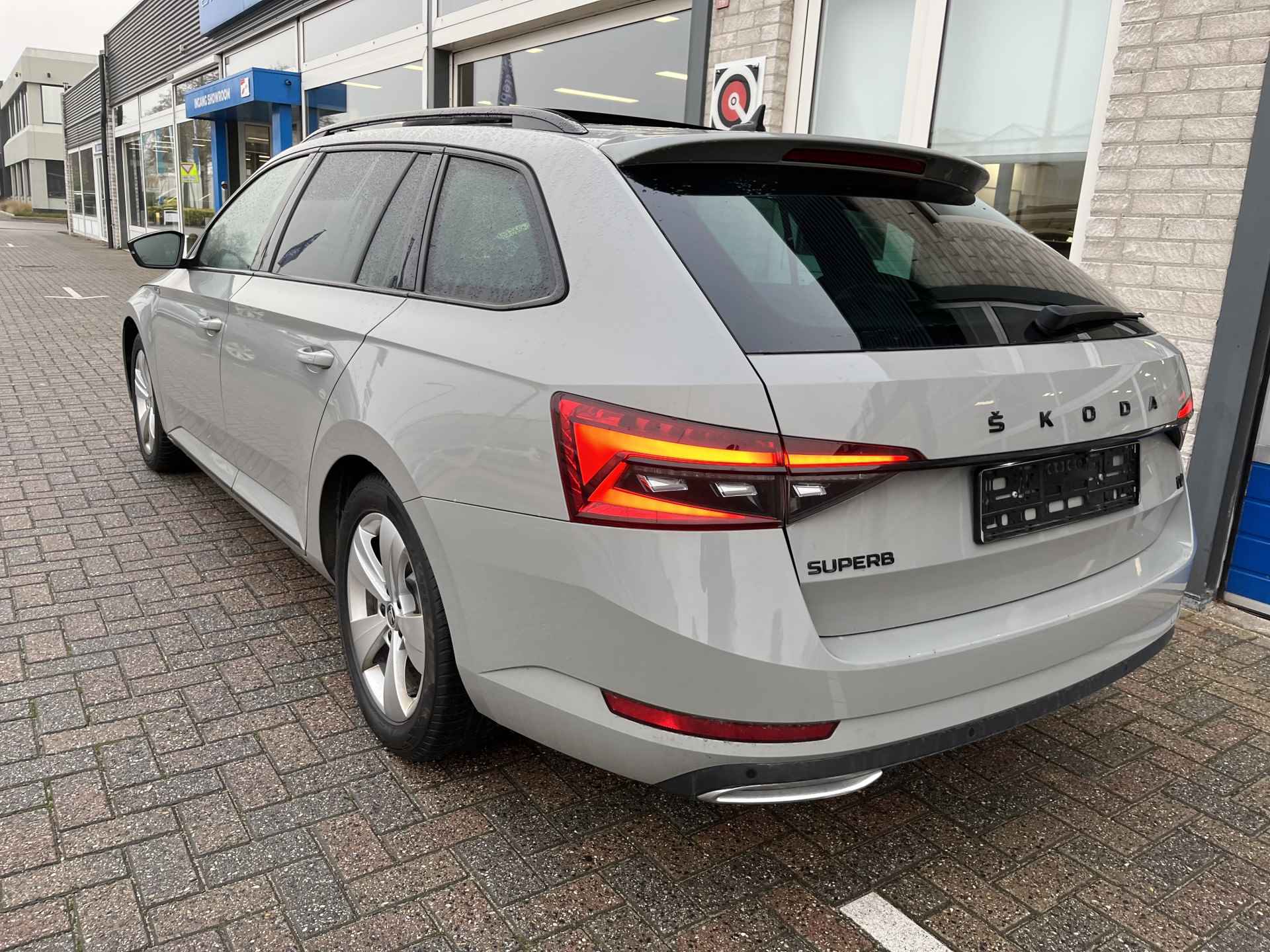 Škoda Superb Combi 1.4 TSI iV Sportline / AUTOMAAT/ PANO/ 19"LMV/ ADAPT-CRUISE/ SMARTLINK/ NAVI/ 360 CAMERA/ CANTON AUDIO/ CLIMA/ STOELVERWARMING V+A/ ALCANTARA - 5/43