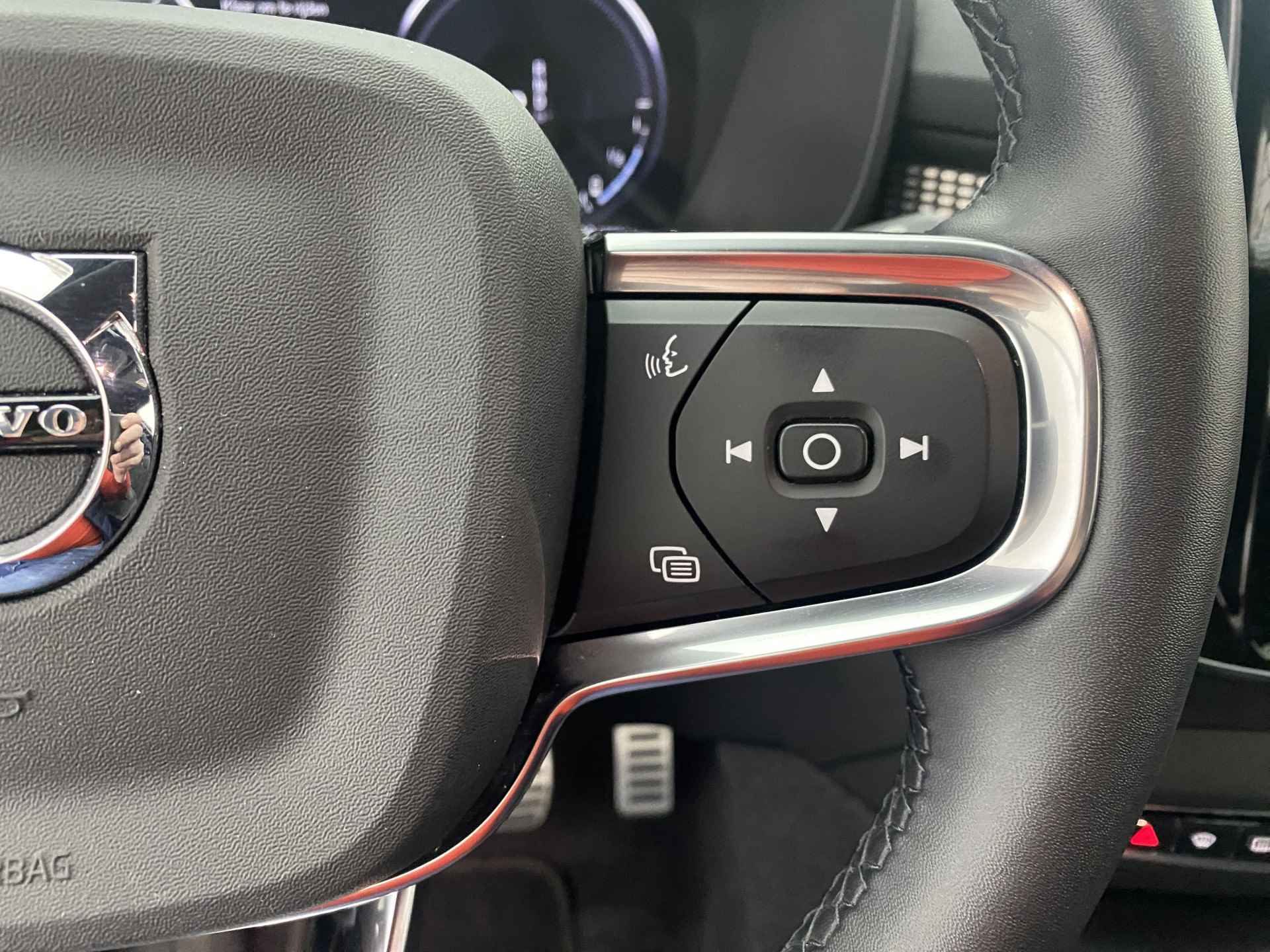 Volvo XC40 1.5 T5 Recharge R-Design 262 pk Automaat | Leder | Stoel/stuurverw. | Apple CarPlay | Camera | 20 inch | - 16/33