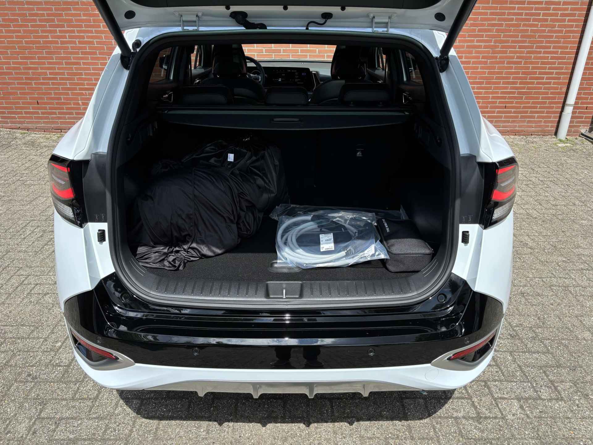 Kia Sportage 1.6 T-GDi Plug-in Hybrid AWD GT-Line | Suede/lederlook bekleding | 19-inch lichtmetalen velgen | Achteruitrijcamera - 14/34