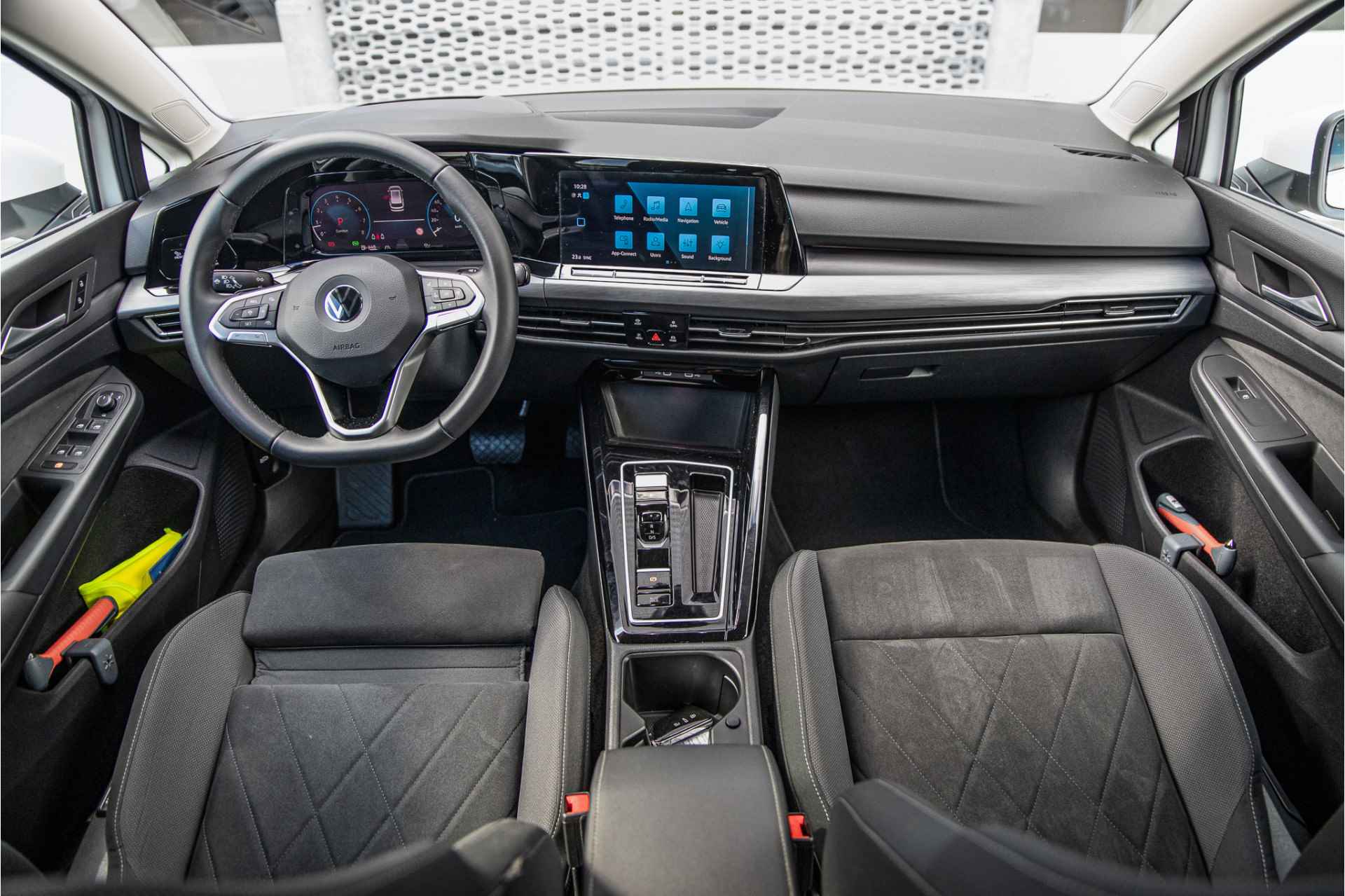 Volkswagen Golf Variant 1.5 eTSI 150 PK Style DSG | Head-up | Camera | 18" | Navigatie | Carplay - 8/33