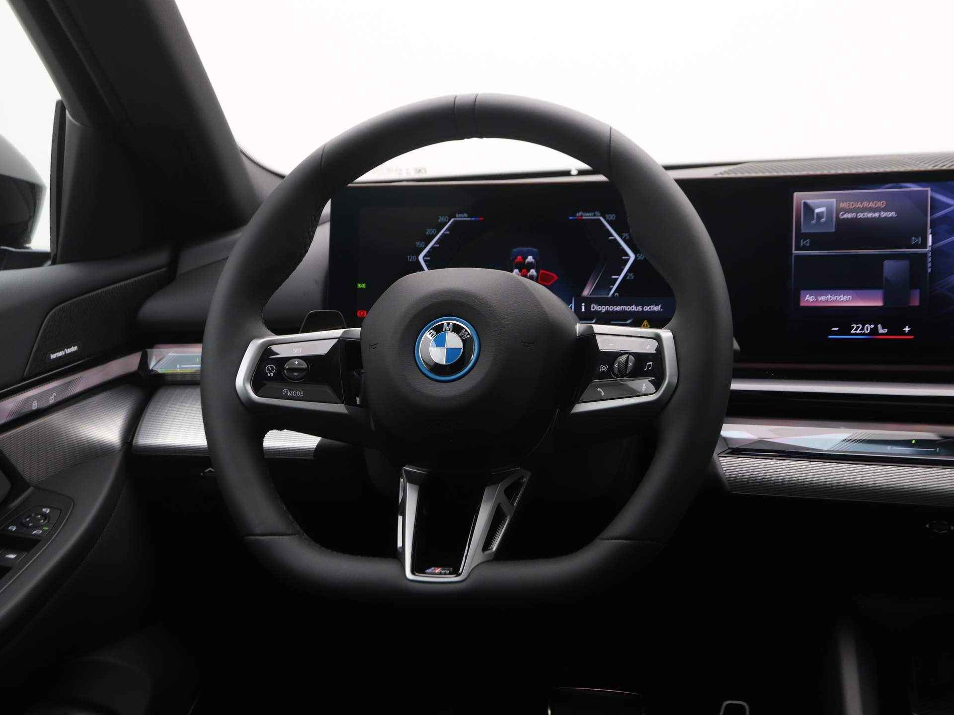 BMW i5 Touring eDrive40 84 kWh - 3/22