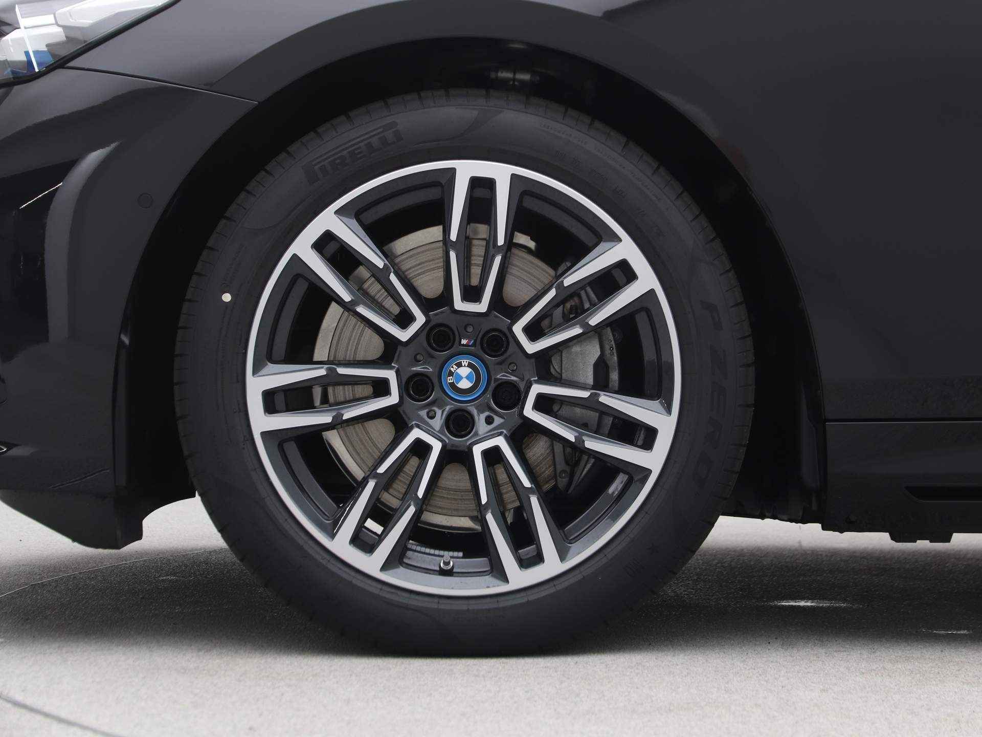 BMW i5 Touring eDrive40 84 kWh - 18/22