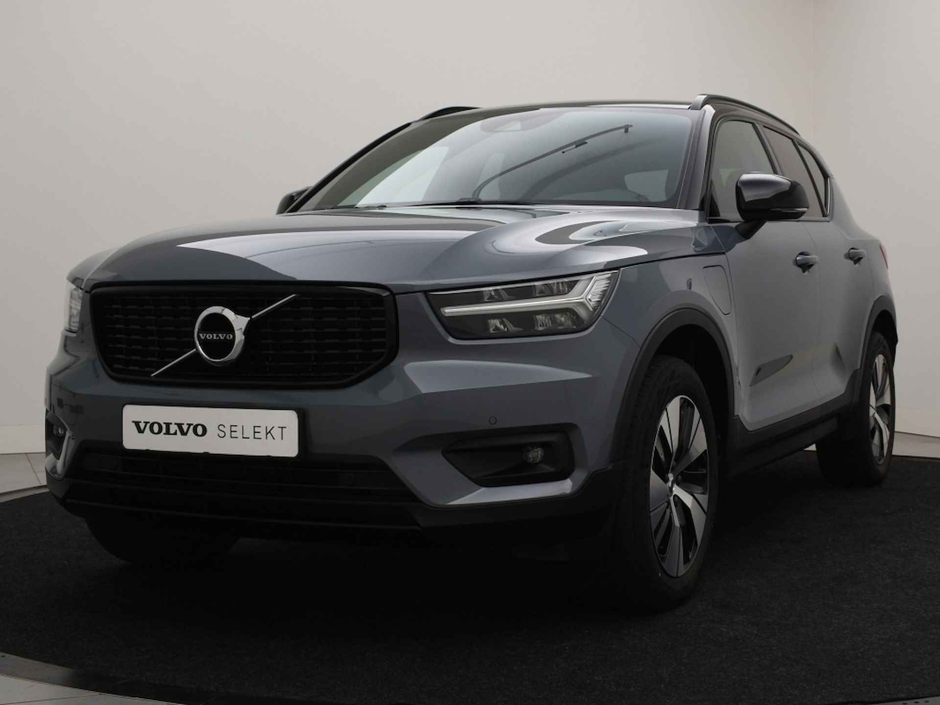 Volvo XC40 T4 PLUG-IN HYBRID MOMENTUM+ HARMAN KARDON ACC BLIS STANDKACHEL - 2/40