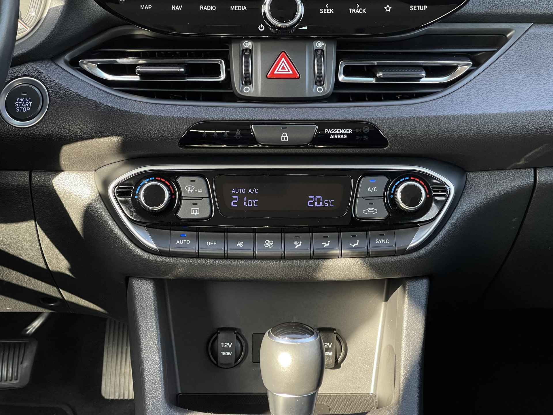 Hyundai i30 1.0 T-GDi MHEV Comfort Smart | Trekhaak | Navigatie | Camera | Apple Carplay/Android Auto | Keyless Entry | LED Koplampen | Rijklaarprijs! - 19/26