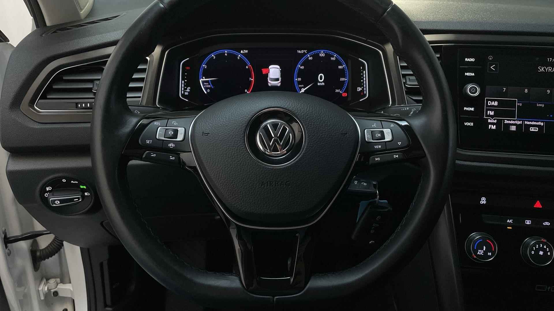 Volkswagen T-Roc 1.0 TSI Style Virtual Cockpit Navigatie Parkeersensoren - 4/24