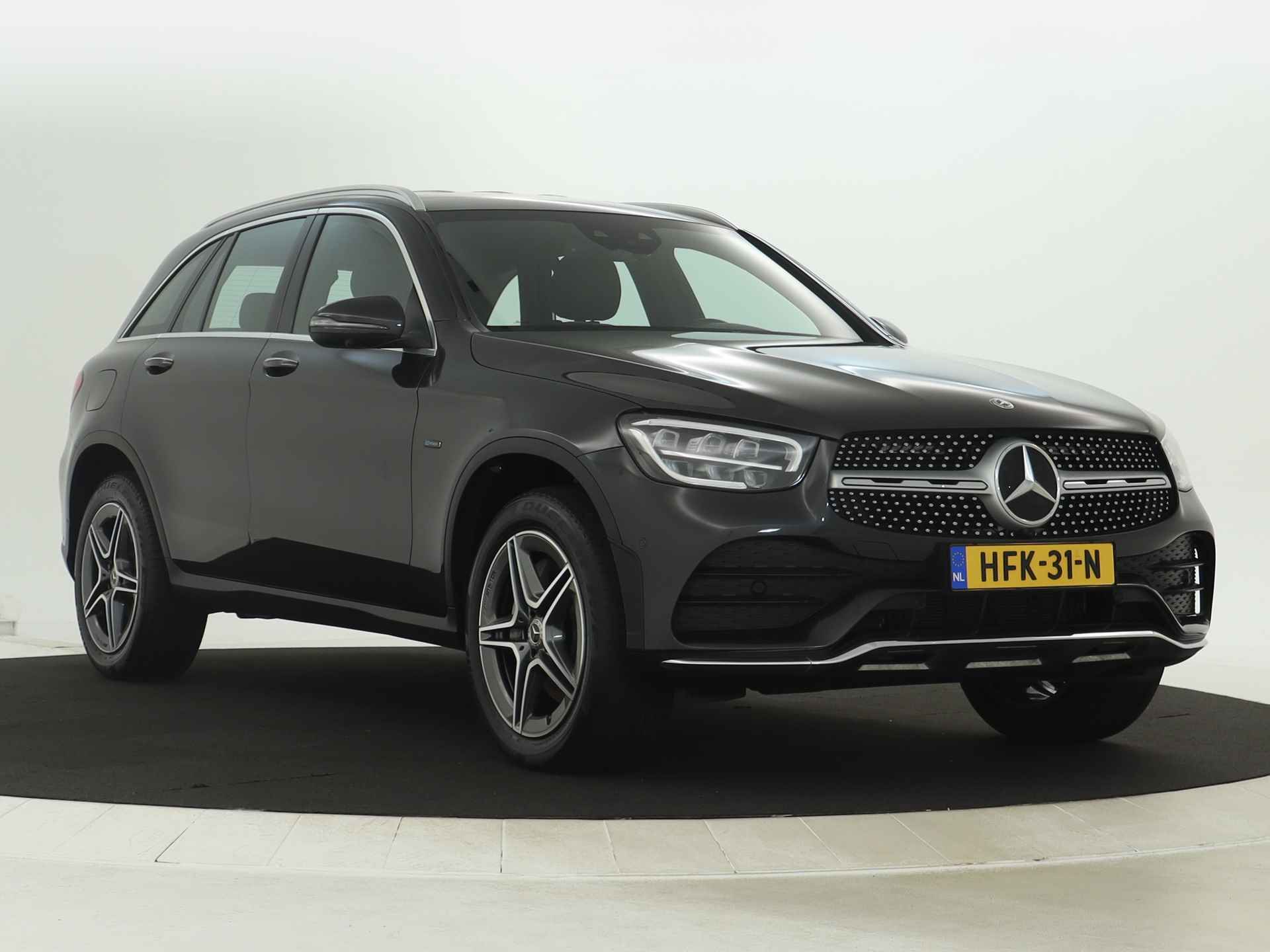 Mercedes-Benz GLC 300 e 4-Matic AMG Sportpakket |  Trekhaak | Augmented Reality | Alarm | 360 gr Camera | Keyless Go | Apple CarPlay | Stoelverwarming | Inclusief 24 maanden MB Certified garantie voor Europa. - 4/48