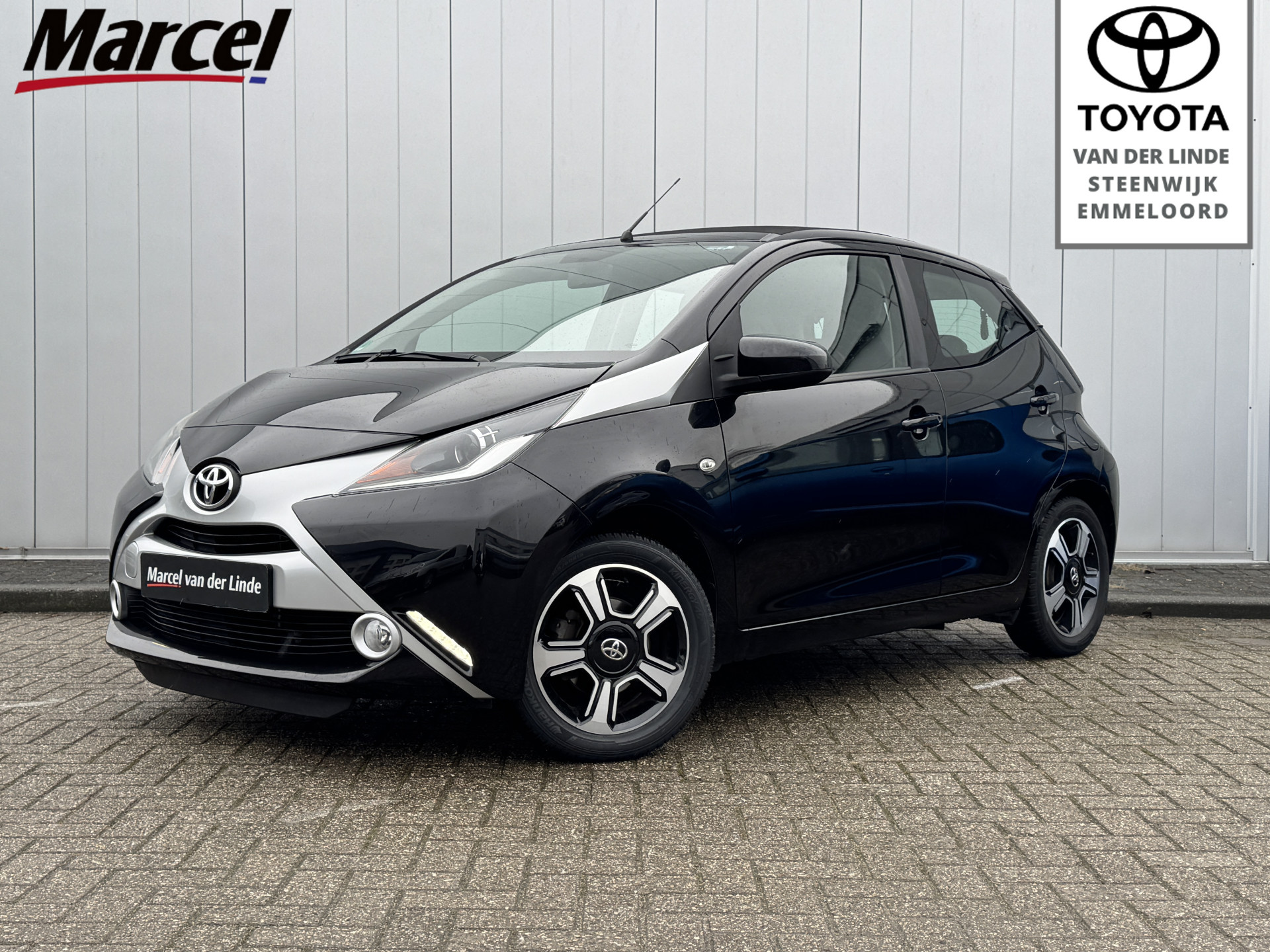 Toyota Aygo 1.0 VVT-i X-Clusiv Cabrio Clima Camera Dealer Onderhouden