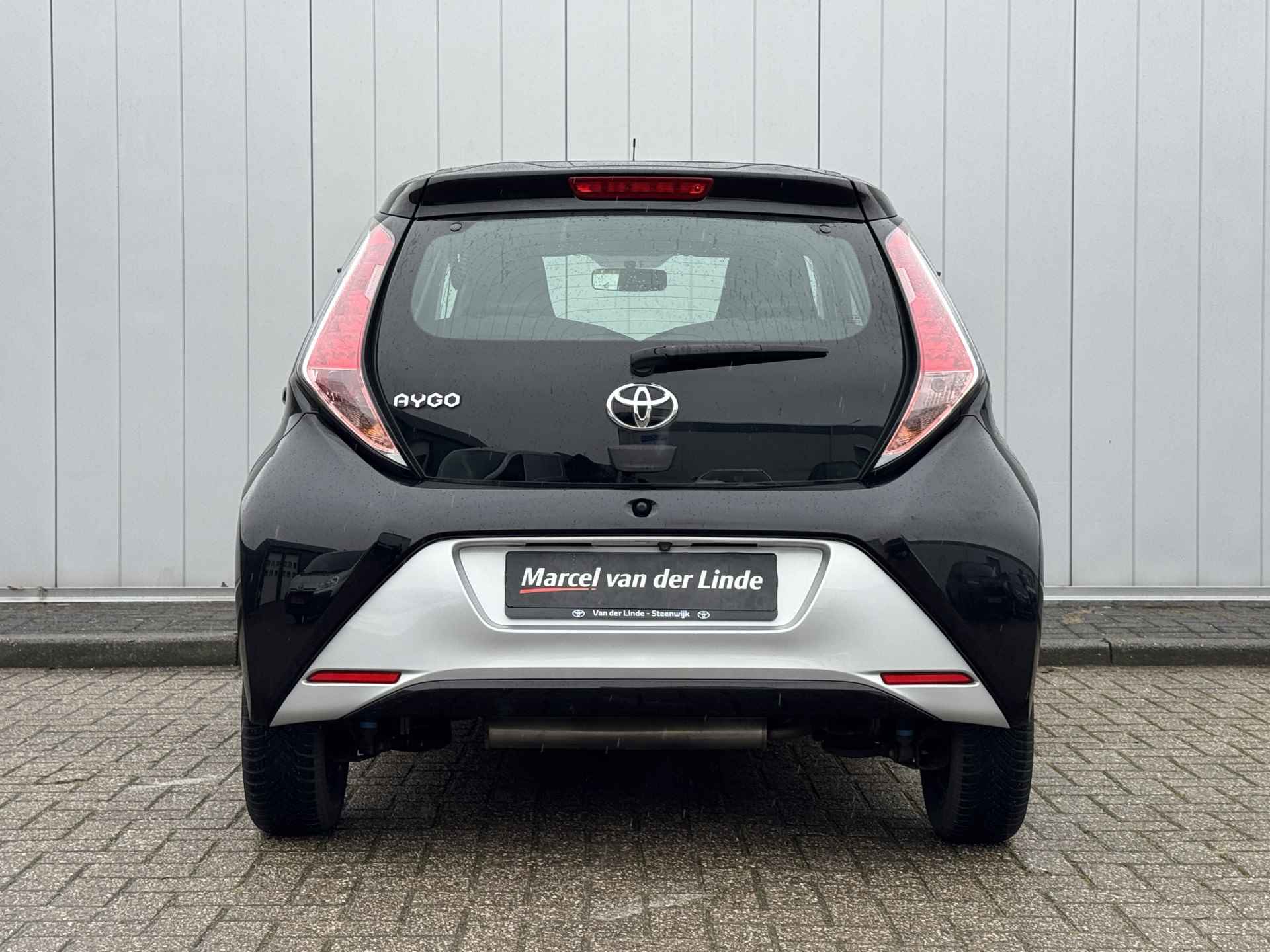 Toyota Aygo 1.0 VVT-i X-Clusiv Cabrio Clima Camera Dealer Onderhouden - 5/17