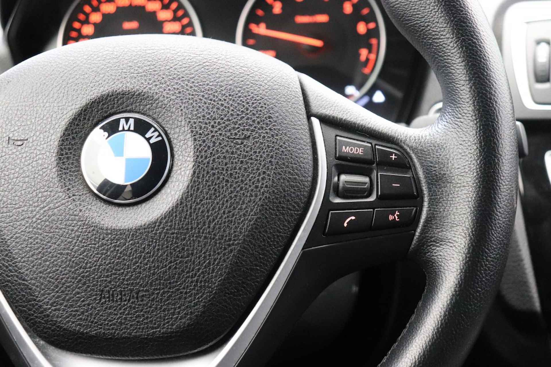 BMW 1-serie 116i 5 deurs SportLine - Navi, Clima - 16/24