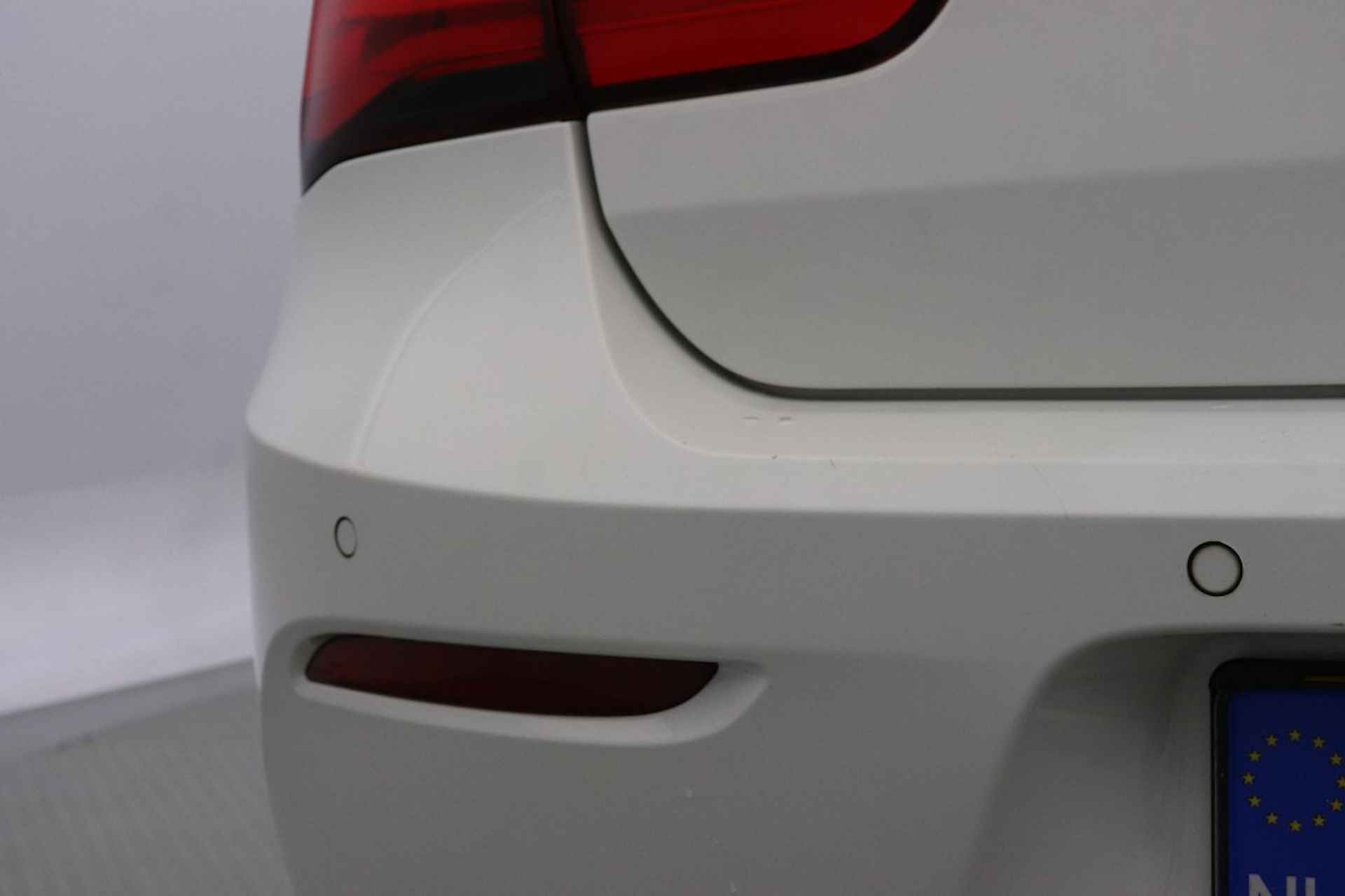 BMW 1-serie 116i 5 deurs SportLine - Navi, Clima - 24/24