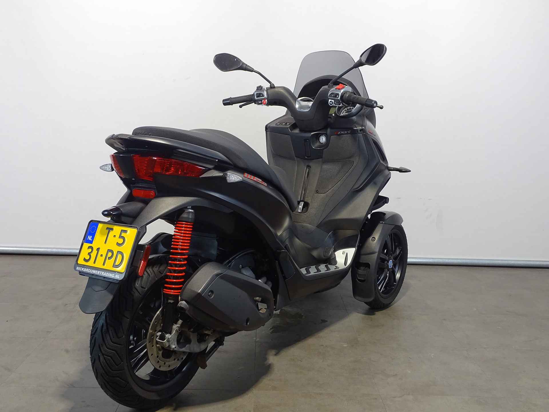 Piaggio MP3 300 HPE - 8/8