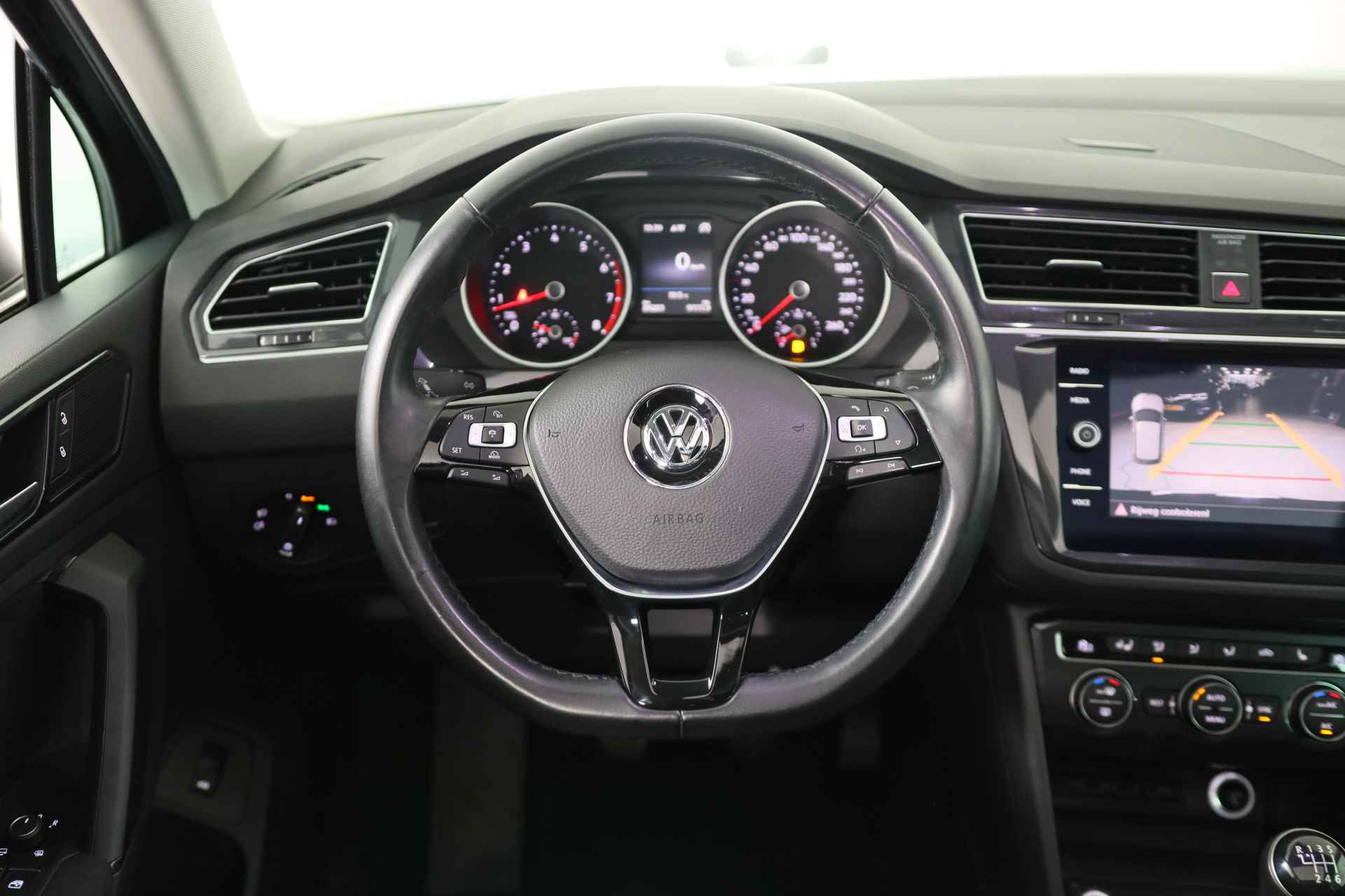 Volkswagen Tiguan 1.4 TSI ACT Comfortline Business | Open Dak | Cruise Adaptive | Egroactive | Keyless | Navi | Clima | Stoelverwarming Parkeersen - 29/40