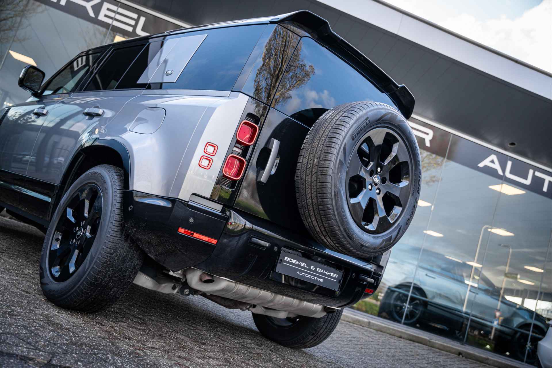 Land Rover Defender 110 2.0 P400e 110 X-Dynamic SE - URBAN Spoiler - - 20/73