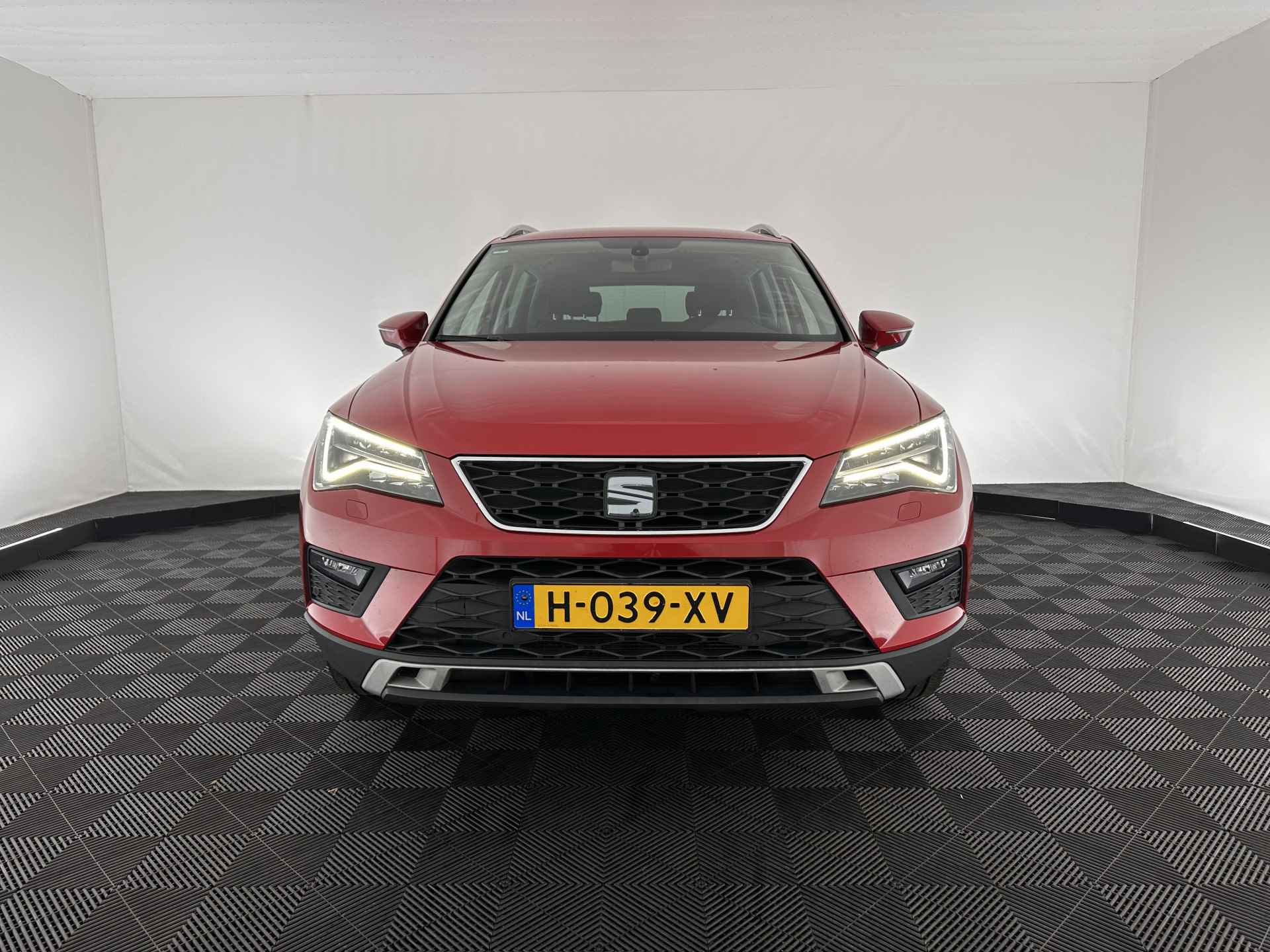 SEAT Ateca 1.0 EcoTSI Style Business Intense *NAVI-FULLMAP | ADAPTIVE-CRUISE | FULL-LED | CAMERA | ECC | DAB | PARKPILOT | APP-CONNECT | COMFORT-SEATS | TOWBAR | 17'' ALU* - 2/29