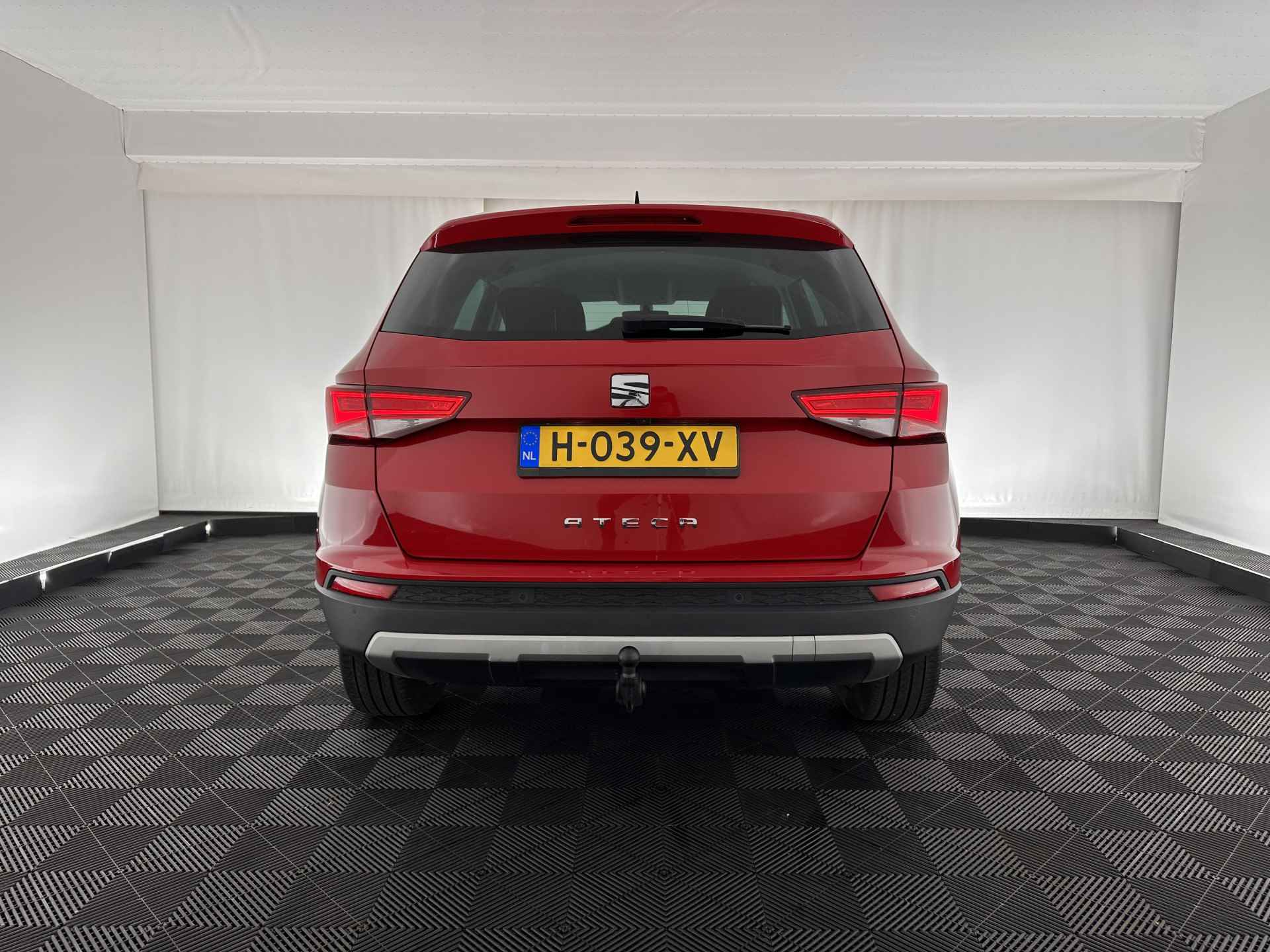 SEAT Ateca 1.0 EcoTSI Style Business Intense *NAVI-FULLMAP | ADAPTIVE-CRUISE | FULL-LED | CAMERA | ECC | DAB | PARKPILOT | APP-CONNECT | COMFORT-SEATS | TOWBAR | 17'' ALU* - 5/29