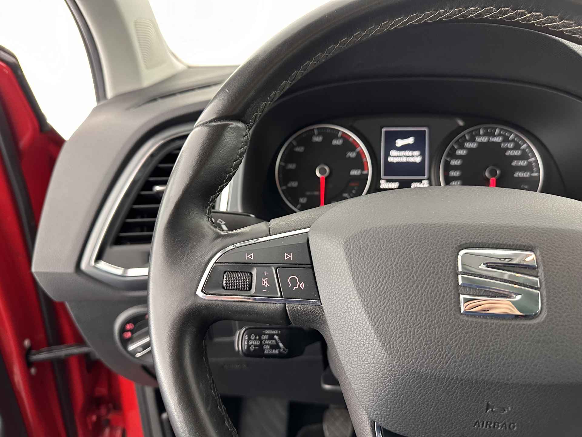 SEAT Ateca 1.0 EcoTSI Style Business Intense *NAVI-FULLMAP | ADAPTIVE-CRUISE | FULL-LED | CAMERA | ECC | DAB | PARKPILOT | APP-CONNECT | COMFORT-SEATS | TOWBAR | 17'' ALU* - 19/29