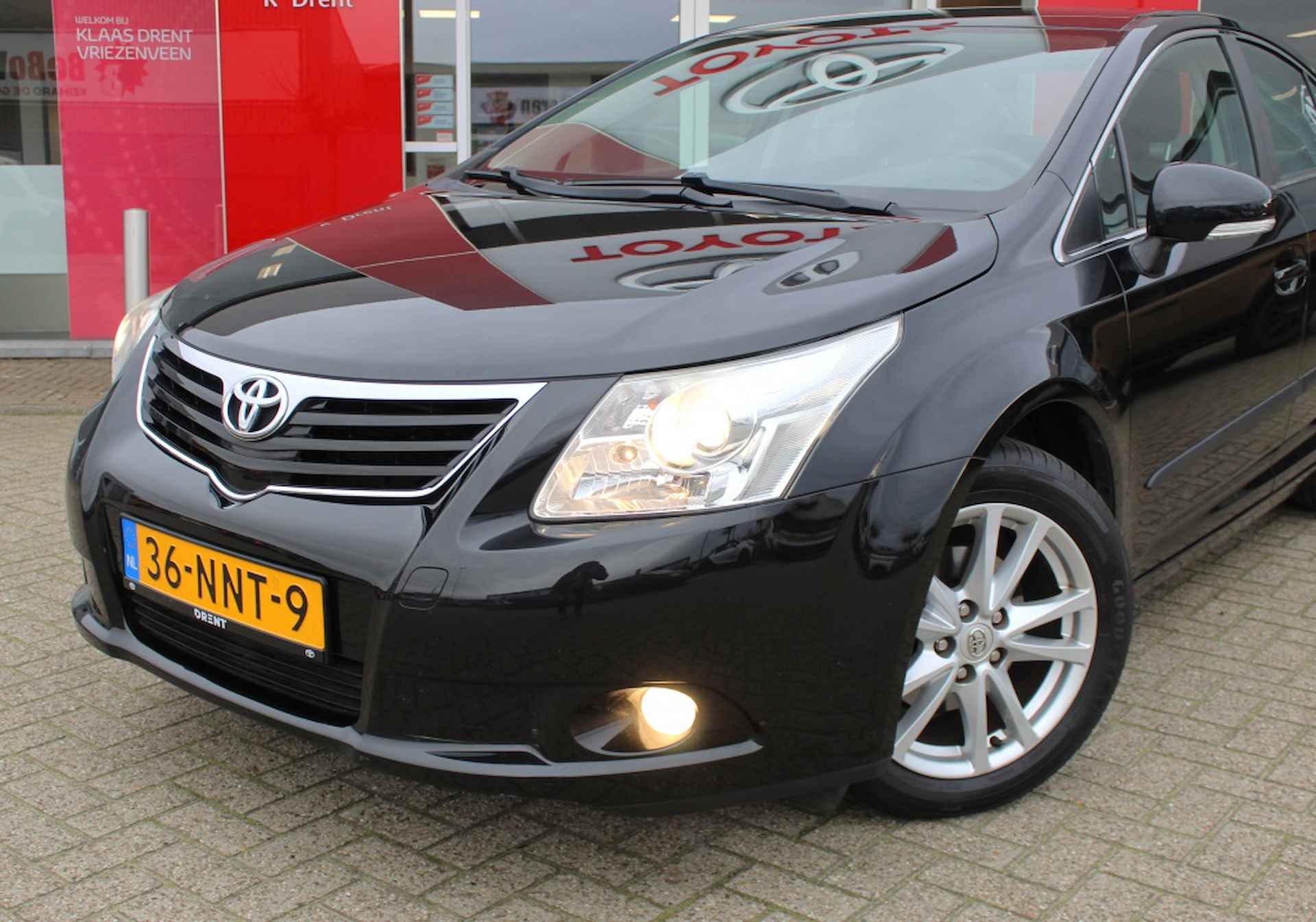 Toyota Avensis 1.8 VVTi Business | Trekhaak | Navi | Cruise Control | Sensoren - 2/37