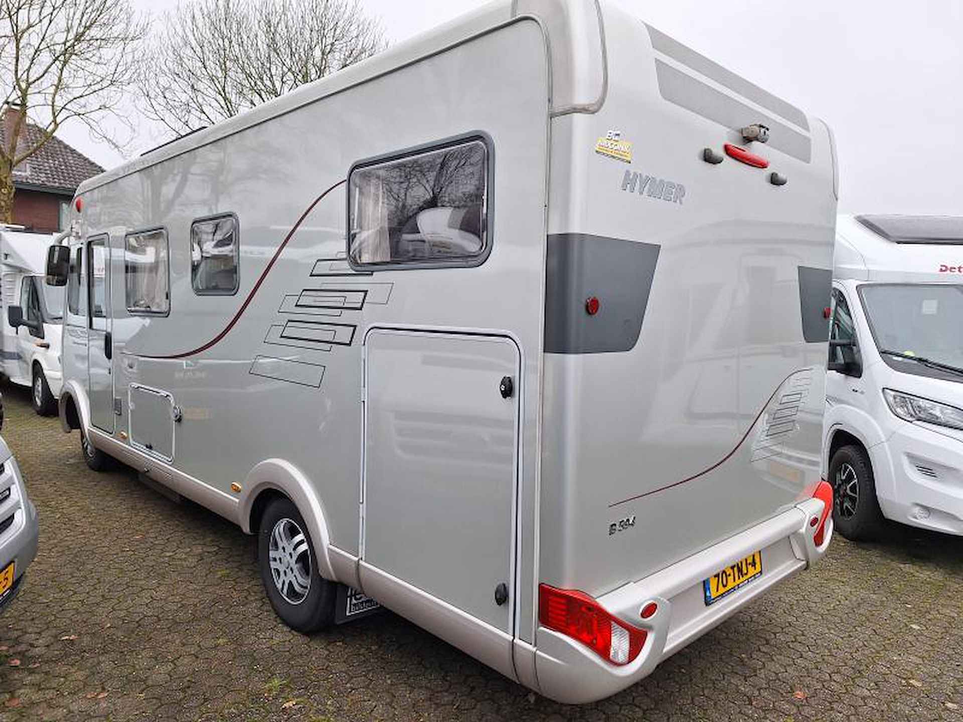 Hymer B 594 -BOVENKASTEN GEEN HEFBED! - 9/25