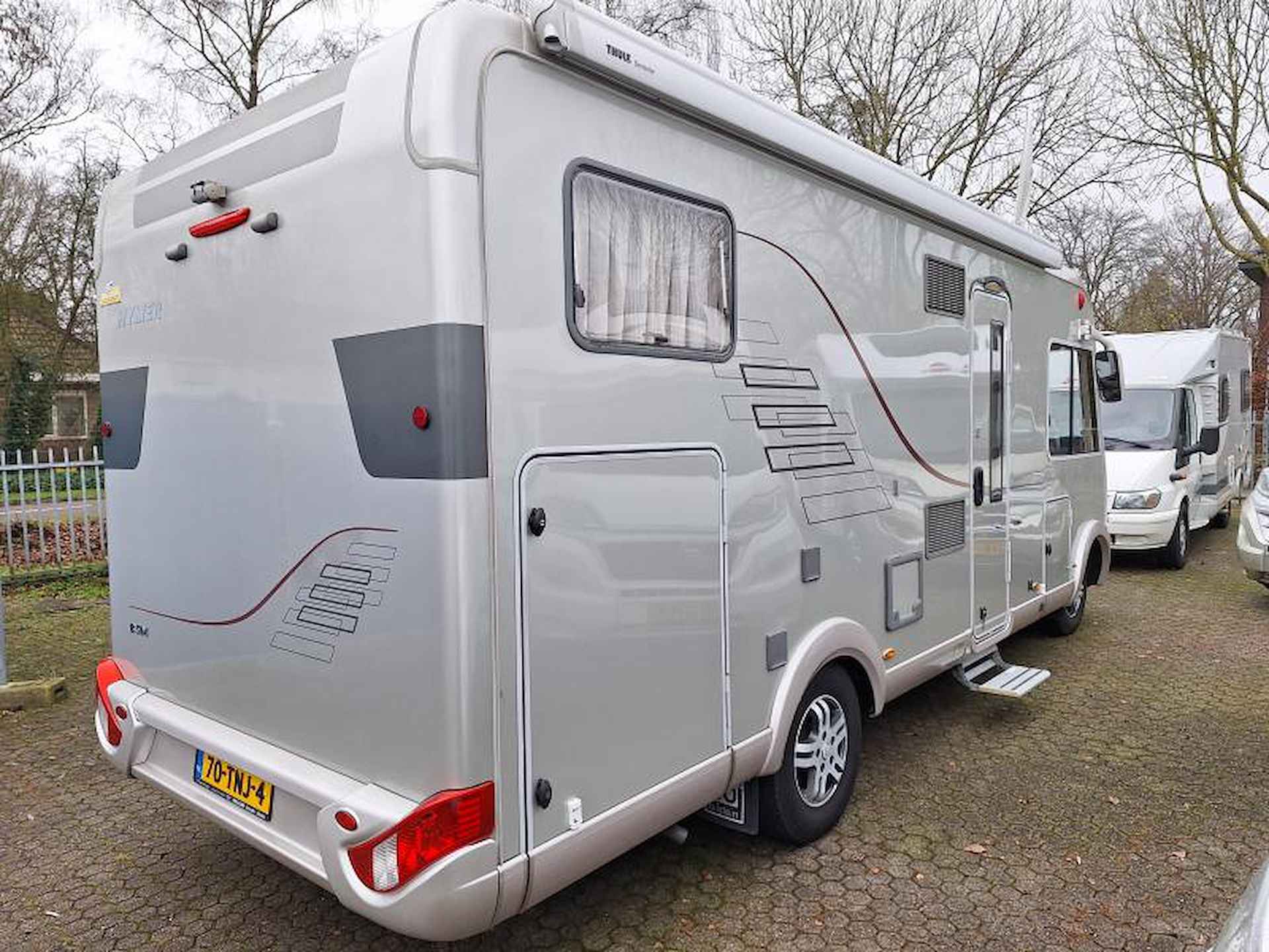 Hymer B 594 -BOVENKASTEN GEEN HEFBED! - 3/25