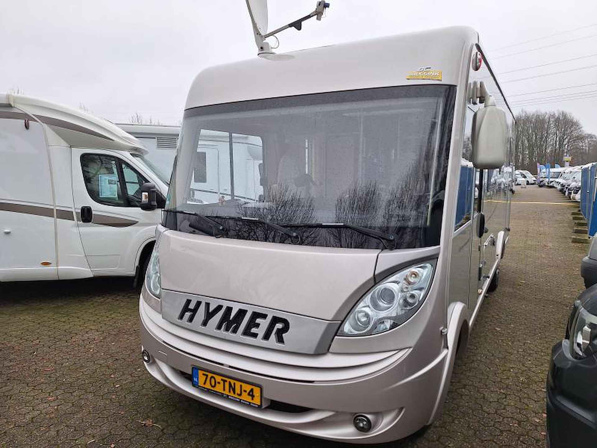 Hymer B 594 -BOVENKASTEN GEEN HEFBED! - 10/25