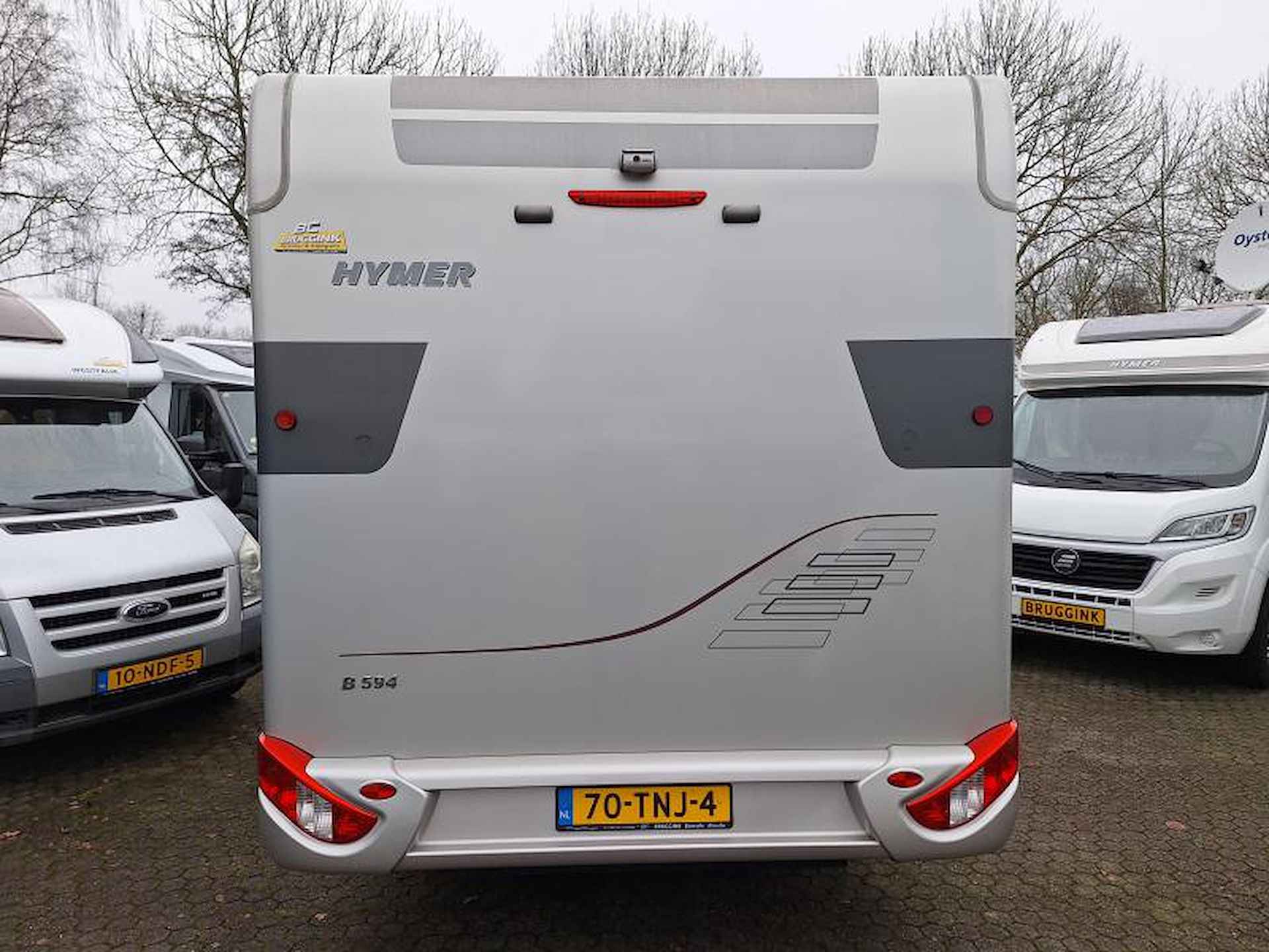 Hymer B 594 -BOVENKASTEN GEEN HEFBED! - 24/25