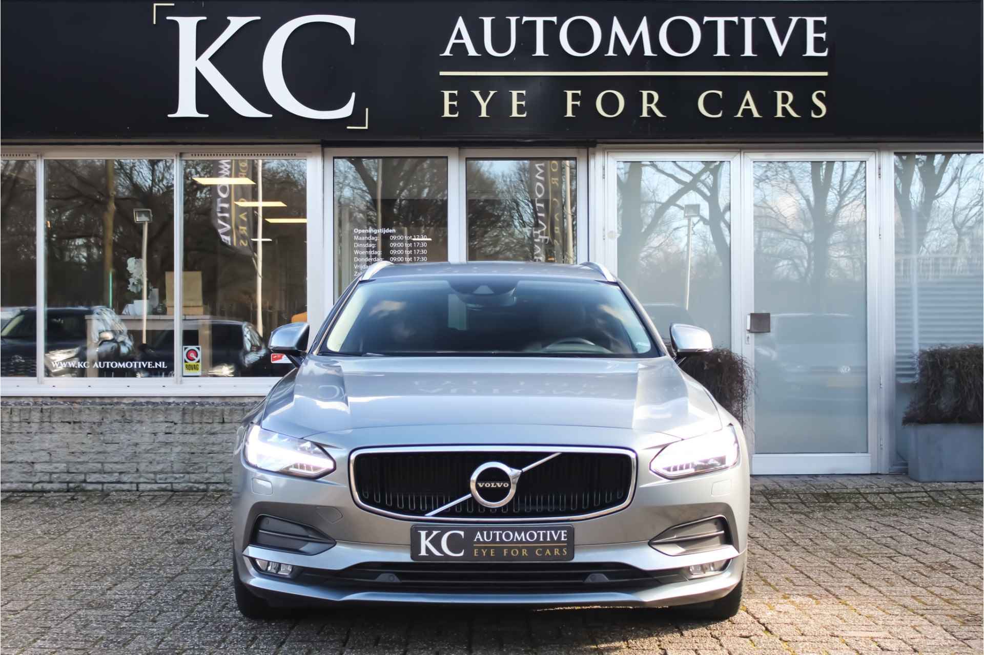 Volvo V90 2.0 T4 Momentum | Autopilot | Leder | Camera - 8/28