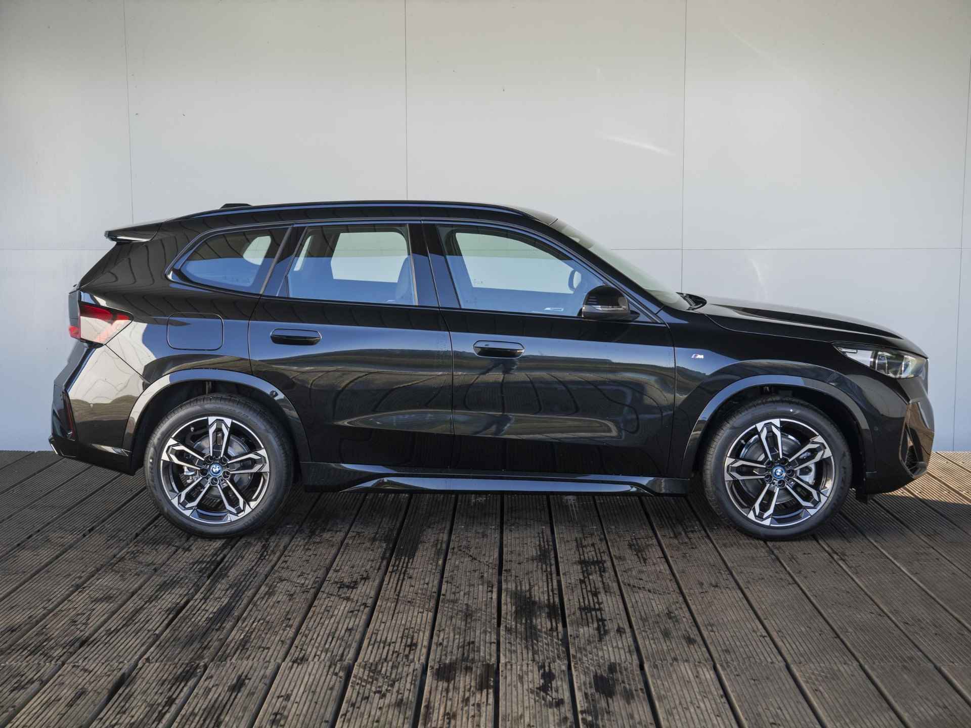 BMW X1 xDrive25e | M Sportpakket | Premium Pack | Comfort Pack - 4/43