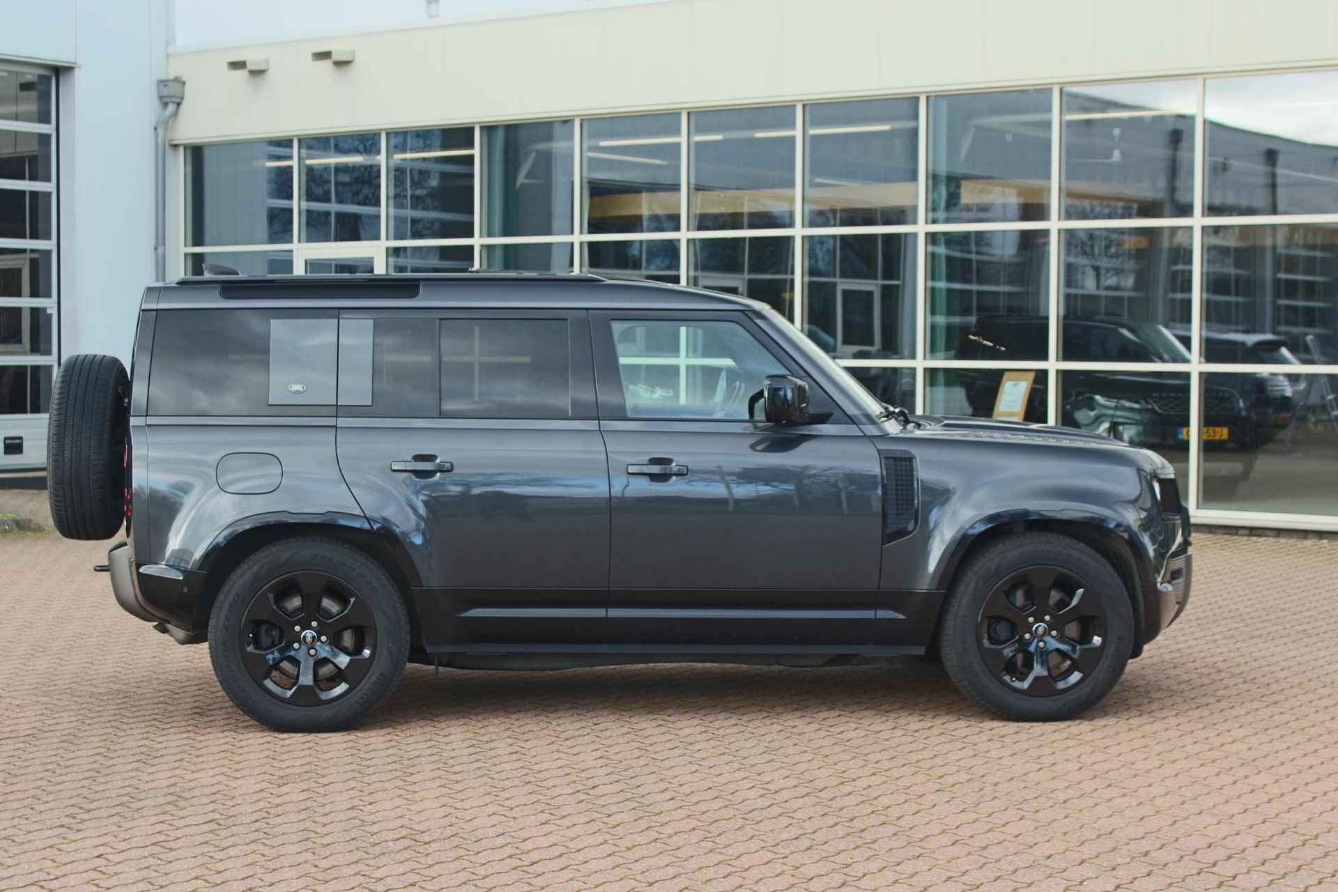 Land Rover Defender 2.0 P400e 110 X-Dynamic S 3 Zone Climate, DAB, Surround camera, verwarmde Stoelen, Privacy, Roof Rails, Koelbox, - 6/38