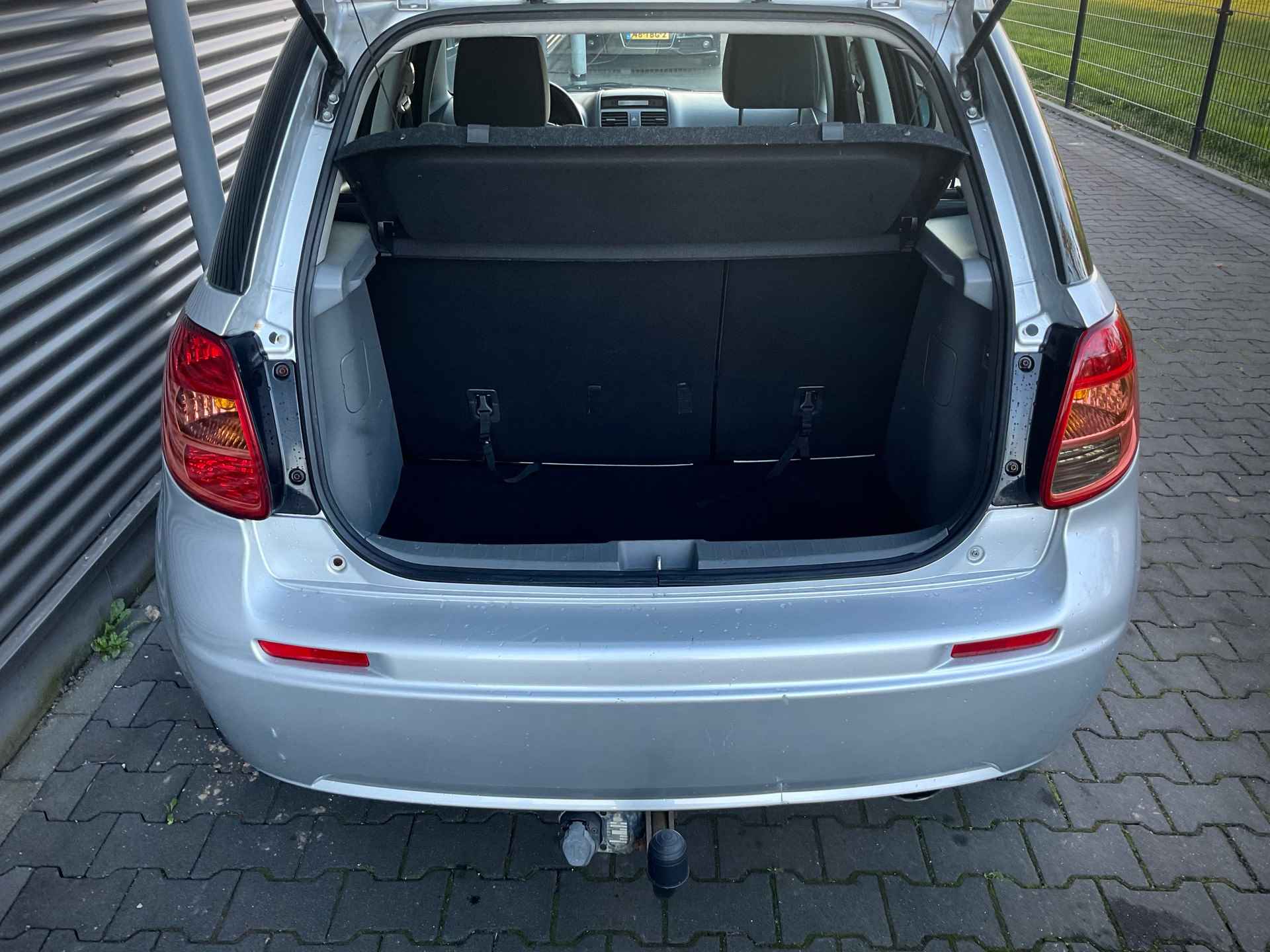 Suzuki SX4 1.6 Comfort - 14/19