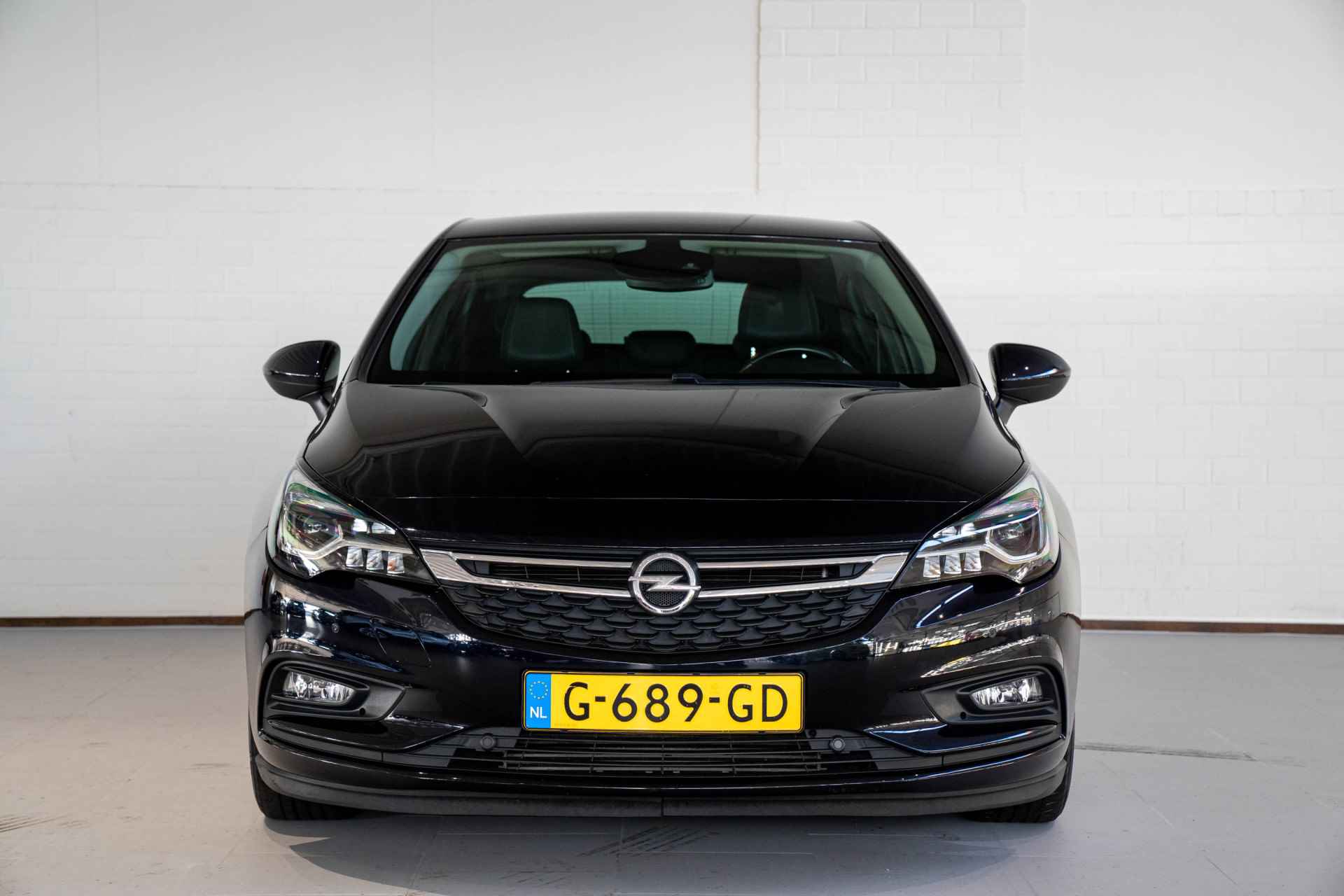 Opel Astra 1.4 Turbo Innovation | Alcantara | Matrix LED | Keyless entry & Start | Climate Controle | Camera | - 2/35