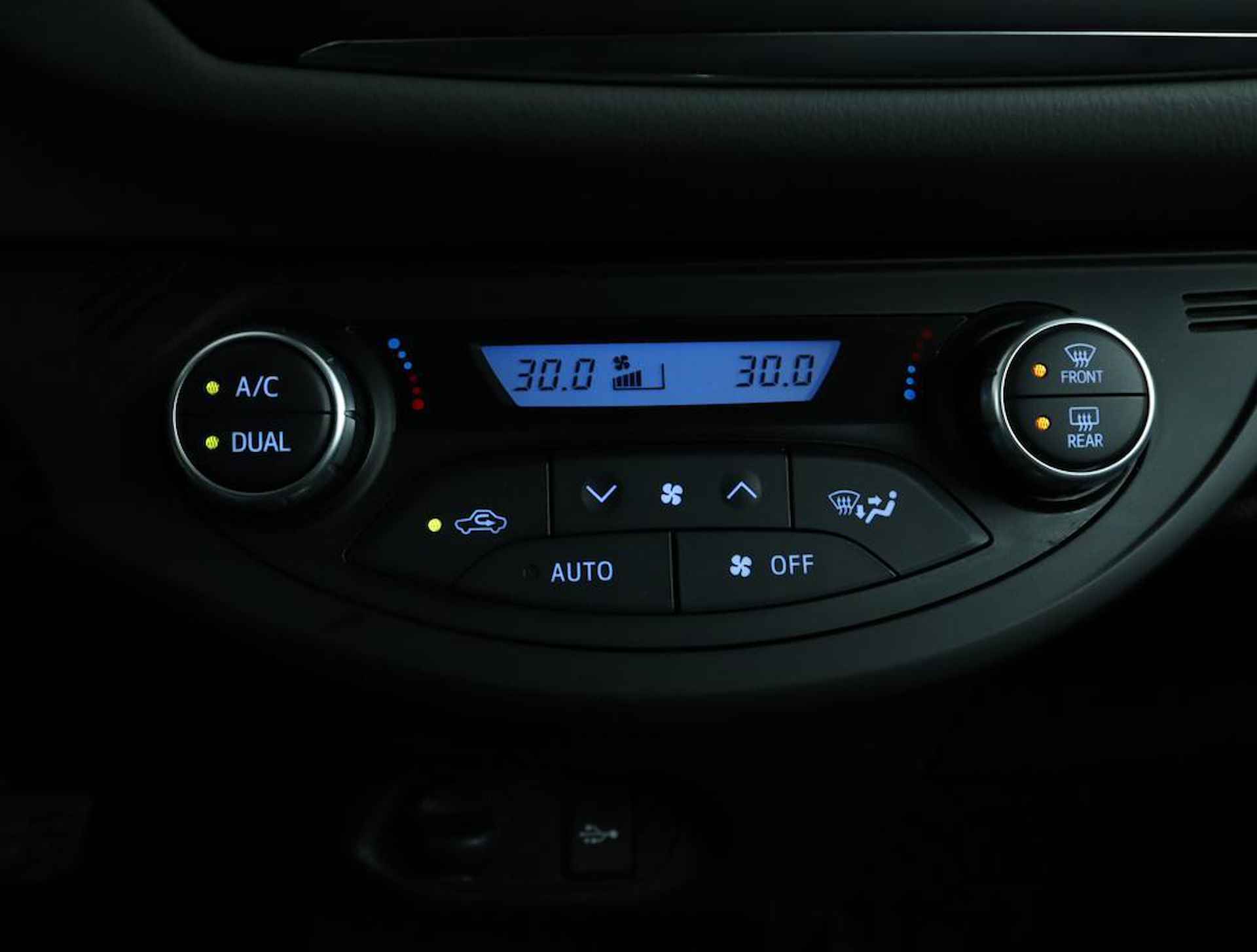 Toyota Yaris 1.5 Hybrid Aspiration | Airco | Cruise Control | Centrale vergrendeling | Bluetooth| Achteruitrijcamera | - 7/49