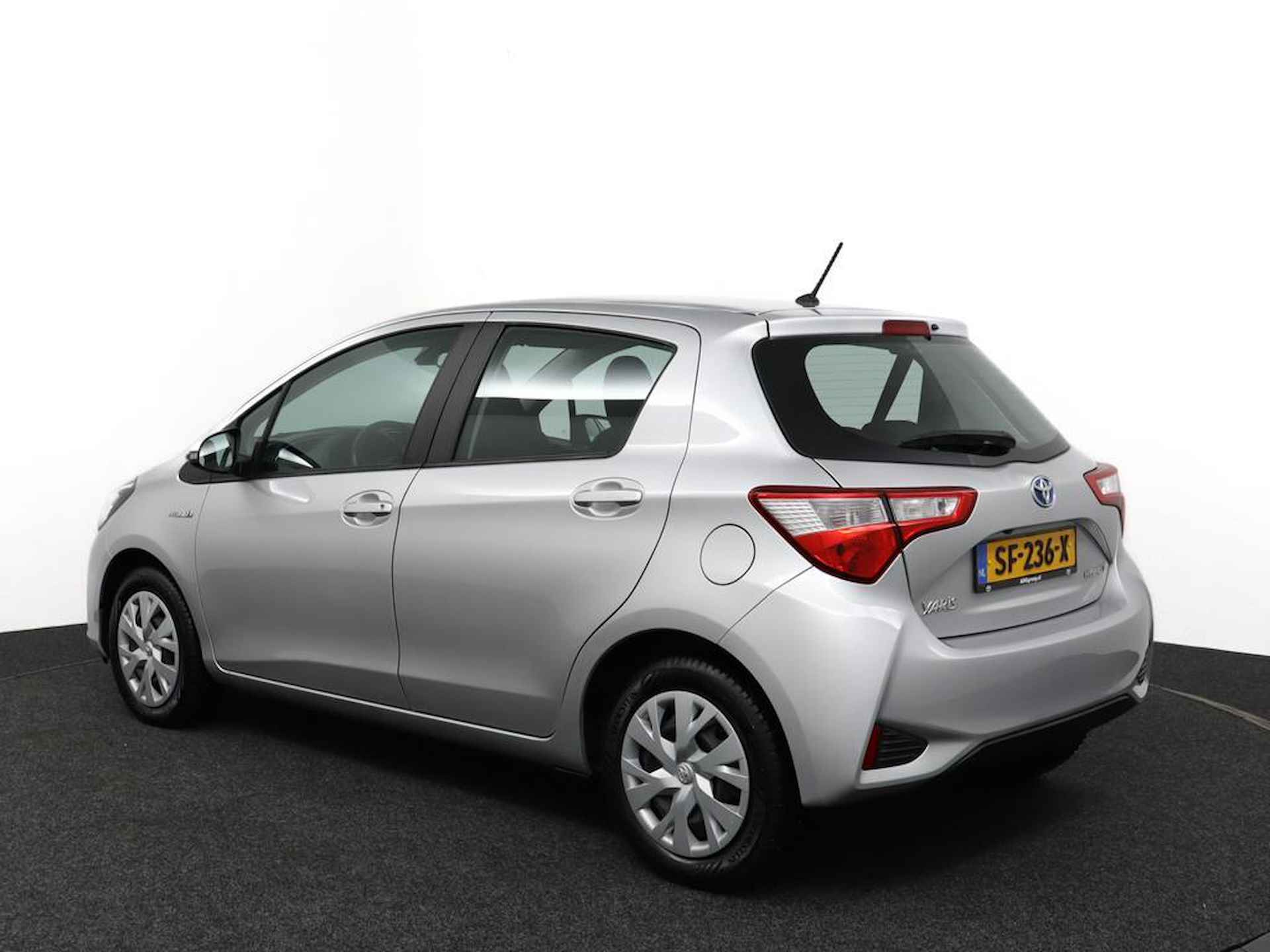 Toyota Yaris 1.5 Hybrid Aspiration | Airco | Cruise Control | Centrale vergrendeling | Bluetooth| Achteruitrijcamera | - 12/49