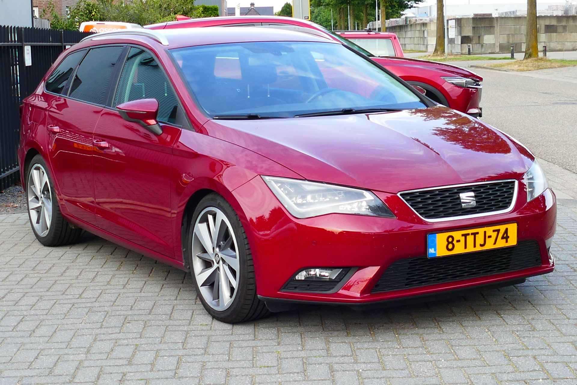 SEAT León ST 1.6 TDI Style Business. Half Leer, Stoelverw, Navi, Clima, 18"LMV, PDC V+A, Haak 1000kg - 4/15