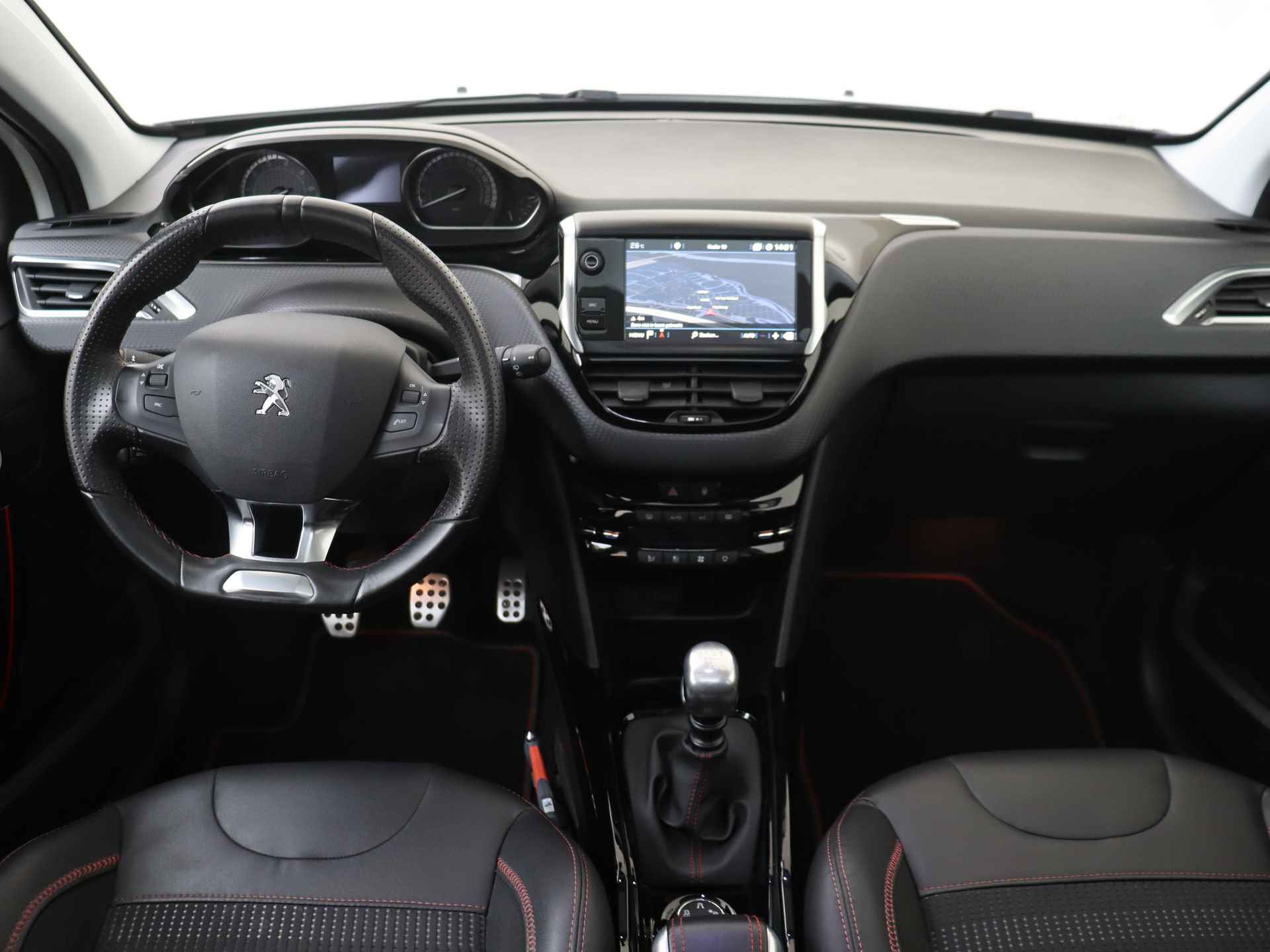 Peugeot 2008 1.2 PureTech GT-Line | Navigatie | Camera | Panorama Dak | Grip Control - 6/38