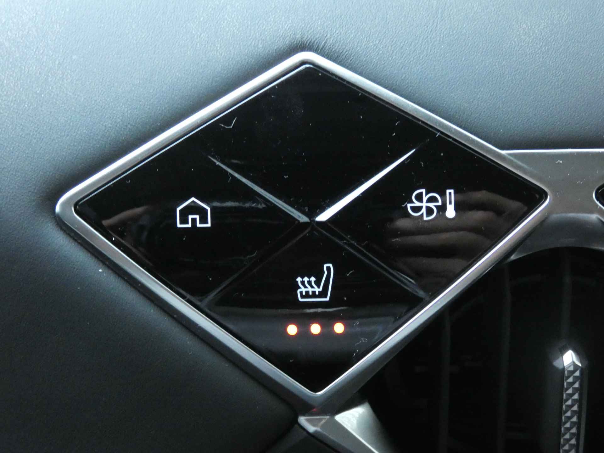 DS DS 3 E-Tense Opéra 54 kWh 156PK Head up Display | Camera | Navigatie | Leder interieur | Full Options - 27/32