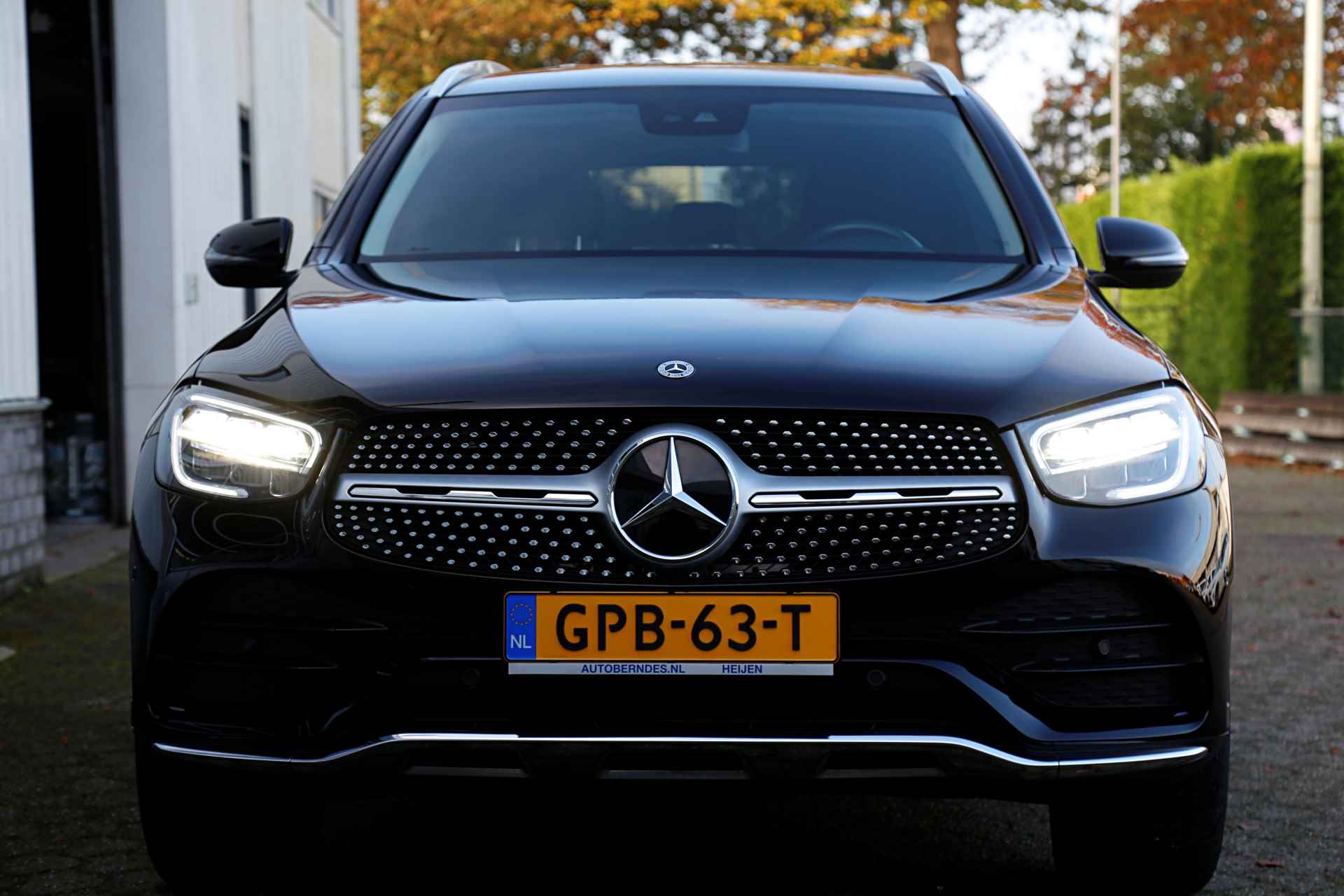 Mercedes-Benz GLC 300e Plug in hybride PHEV 4MATIC AMG*Perfect MB Onderh.*BTW*AMG/Diamond Grille/Camera/Apple Carplay-Android/LED/DAB/Stoelverw./H - 19/57