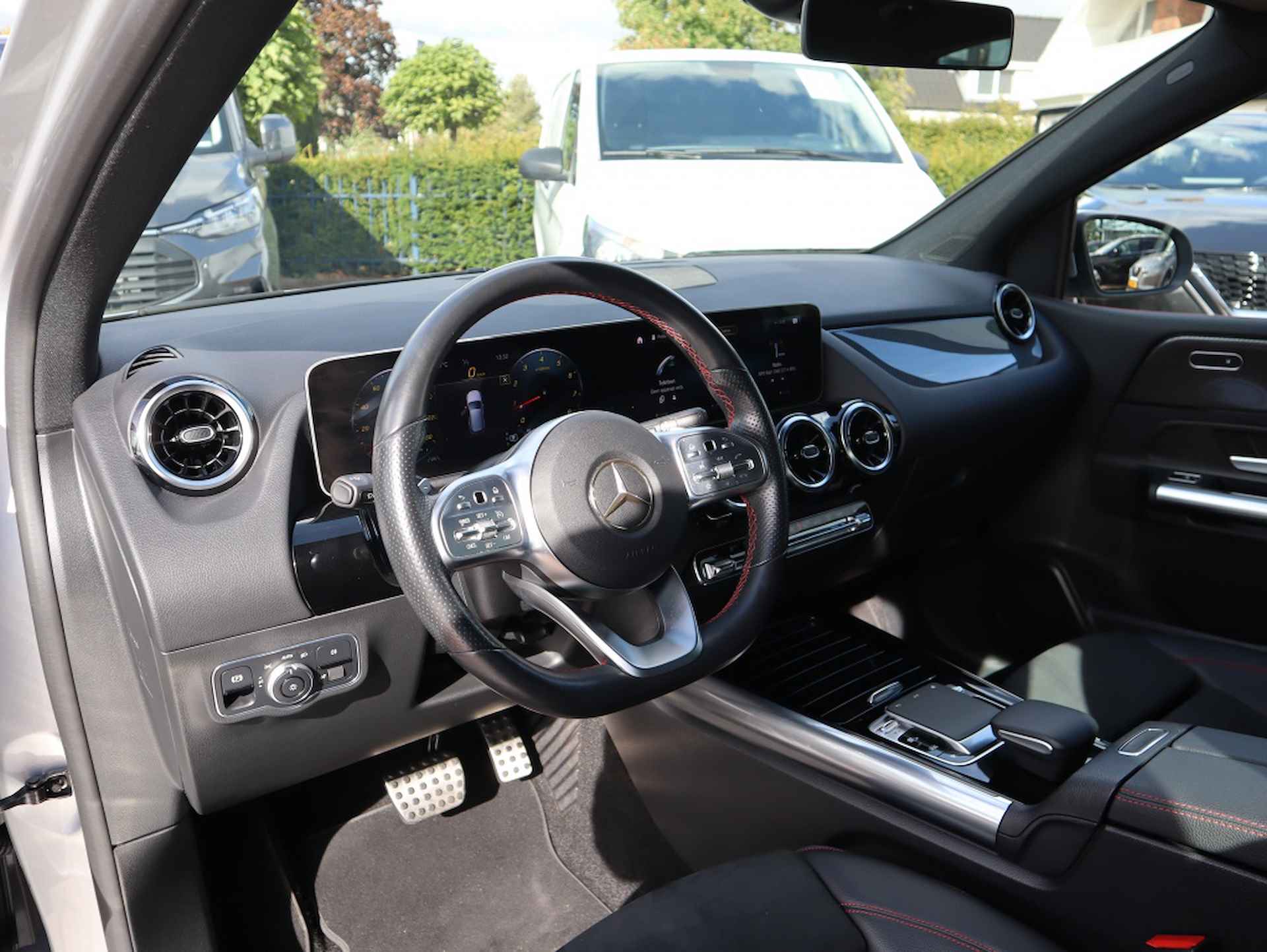 Mercedes-benz B-klasse 180 Business Solution AMG / Navigatie / Camera / Trekhaak / Stoe - 18/29