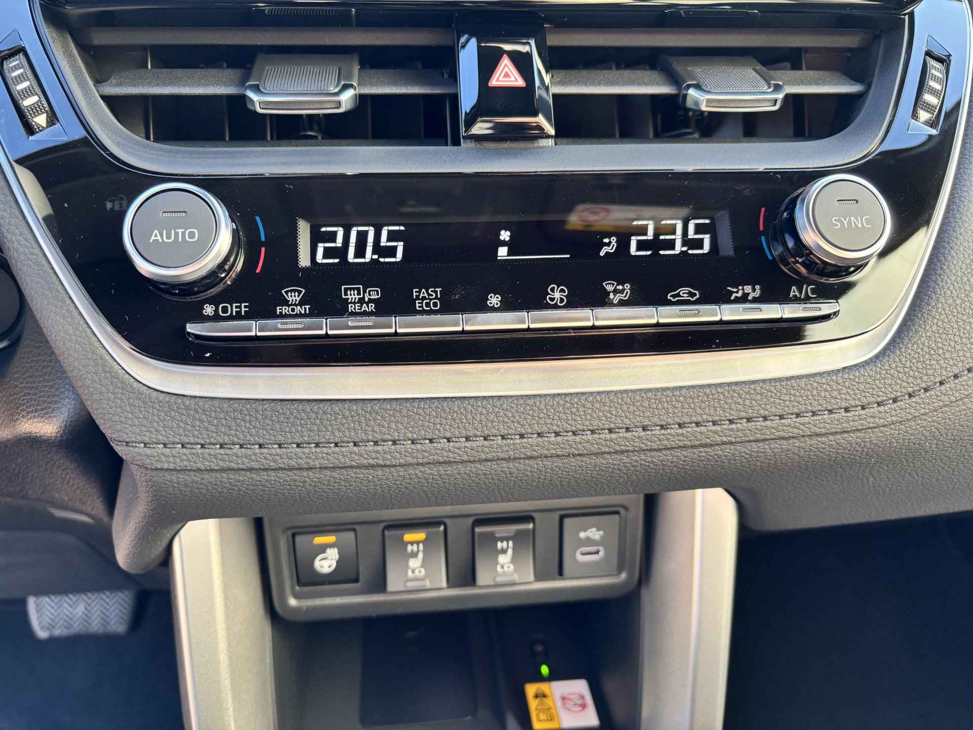 Toyota Corolla Cross Hybrid 140 Style + Premium Pack I Apple Carplay Android Auto, Parkeersensoren, Dodehoek Detectie - 29/51