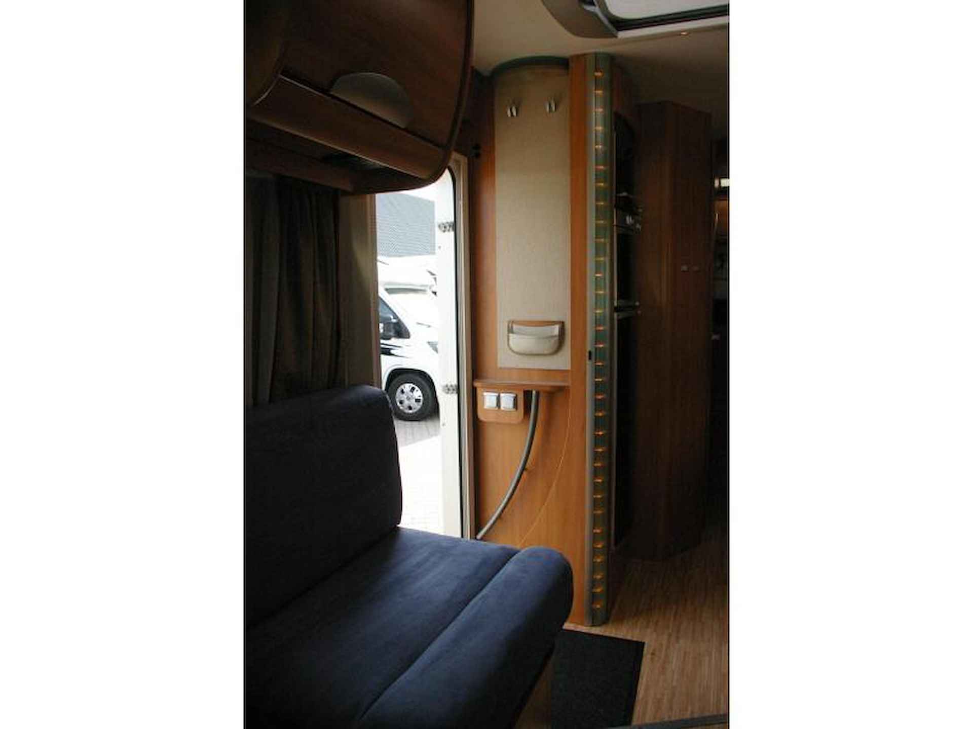 Hymer Tramp 664 SL Dwarsbed, XXL Garage - 9/15