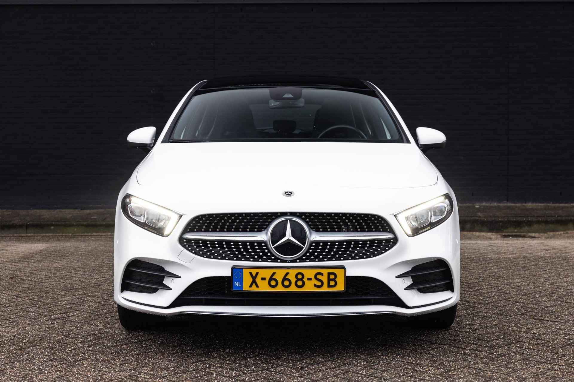 Mercedes-Benz A-klasse 250 e AMG Line | Keyless Entry | Panoramadak | Zwart Leder | 19" LMV | Sfeerverlichting | Ruitensproeier verwarmd | - 3/57