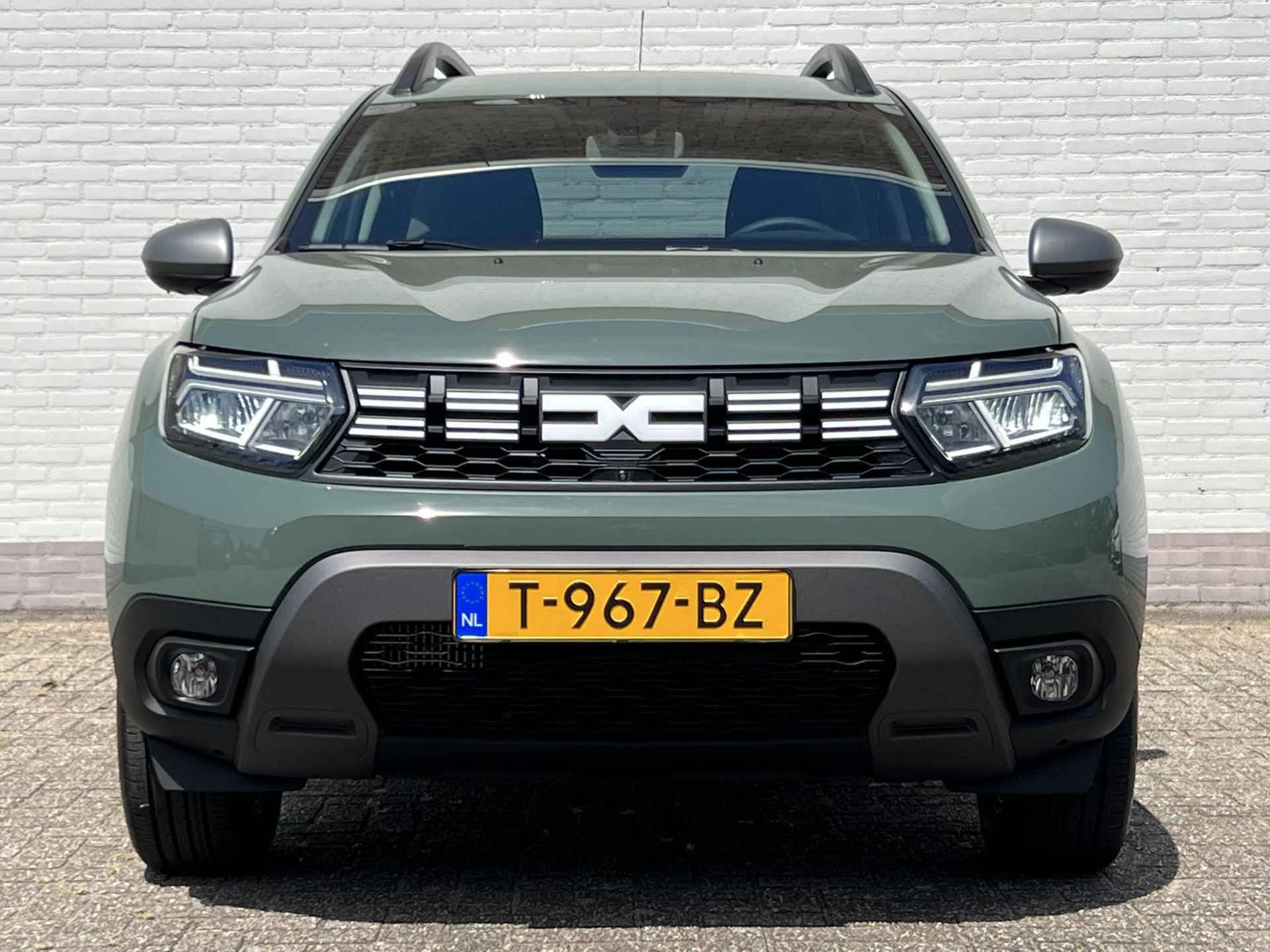 Dacia Duster 1.3 TCe 130 Journey / 360 Camera / Parkeersensoren voor + Achter / Apple Carplay & Android Auto / Navi / Cruise / Clima / DAB / LED / Keyless / - 4/38